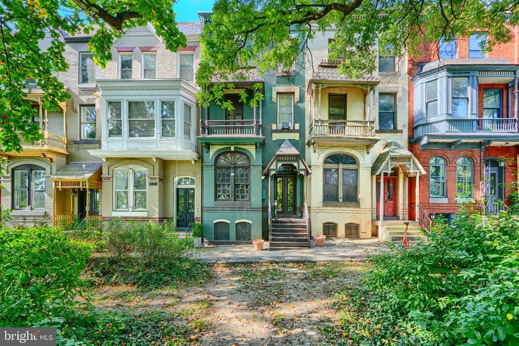 Photo of 1906 Mount Royal Terrace, BALTIMORE, MD 21217 (MLS # MDBA2186112)