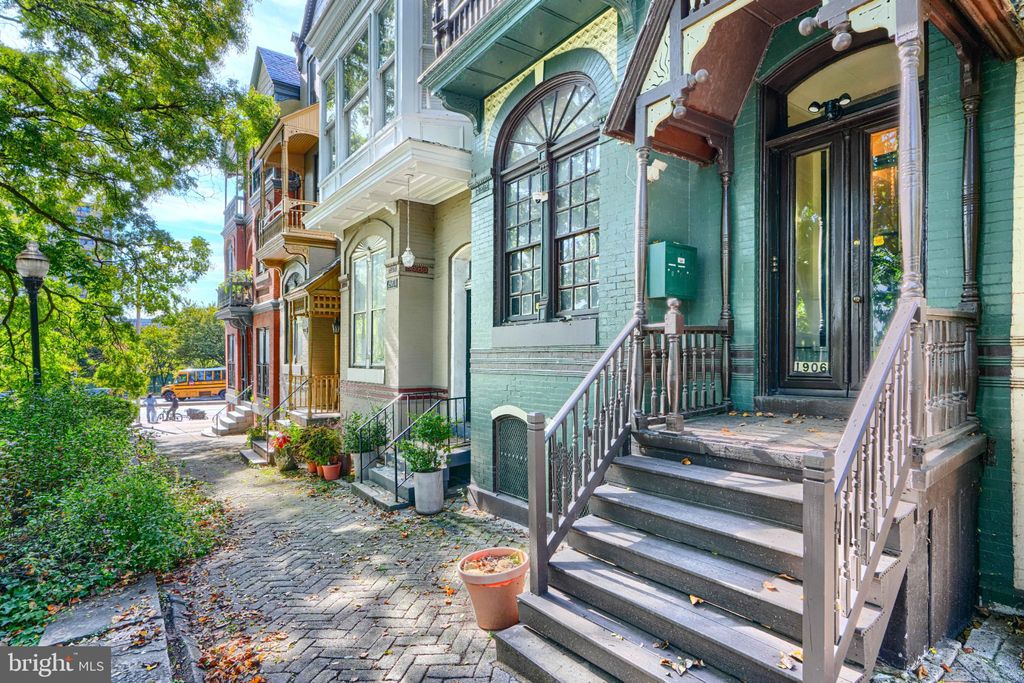 Photo of 1906 Mount Royal Terrace, BALTIMORE, MD 21217 (MLS # MDBA2186112)