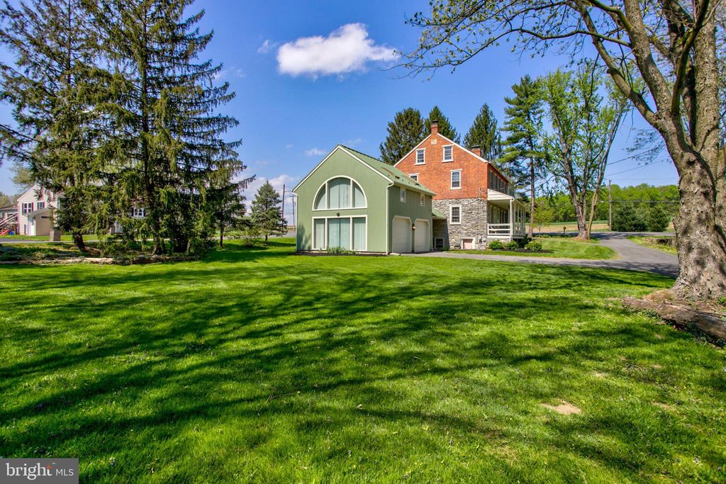 Photo of 3200 BLUE ROCK RD, LANCASTER, PA 17603 (MLS # PALA2033110)