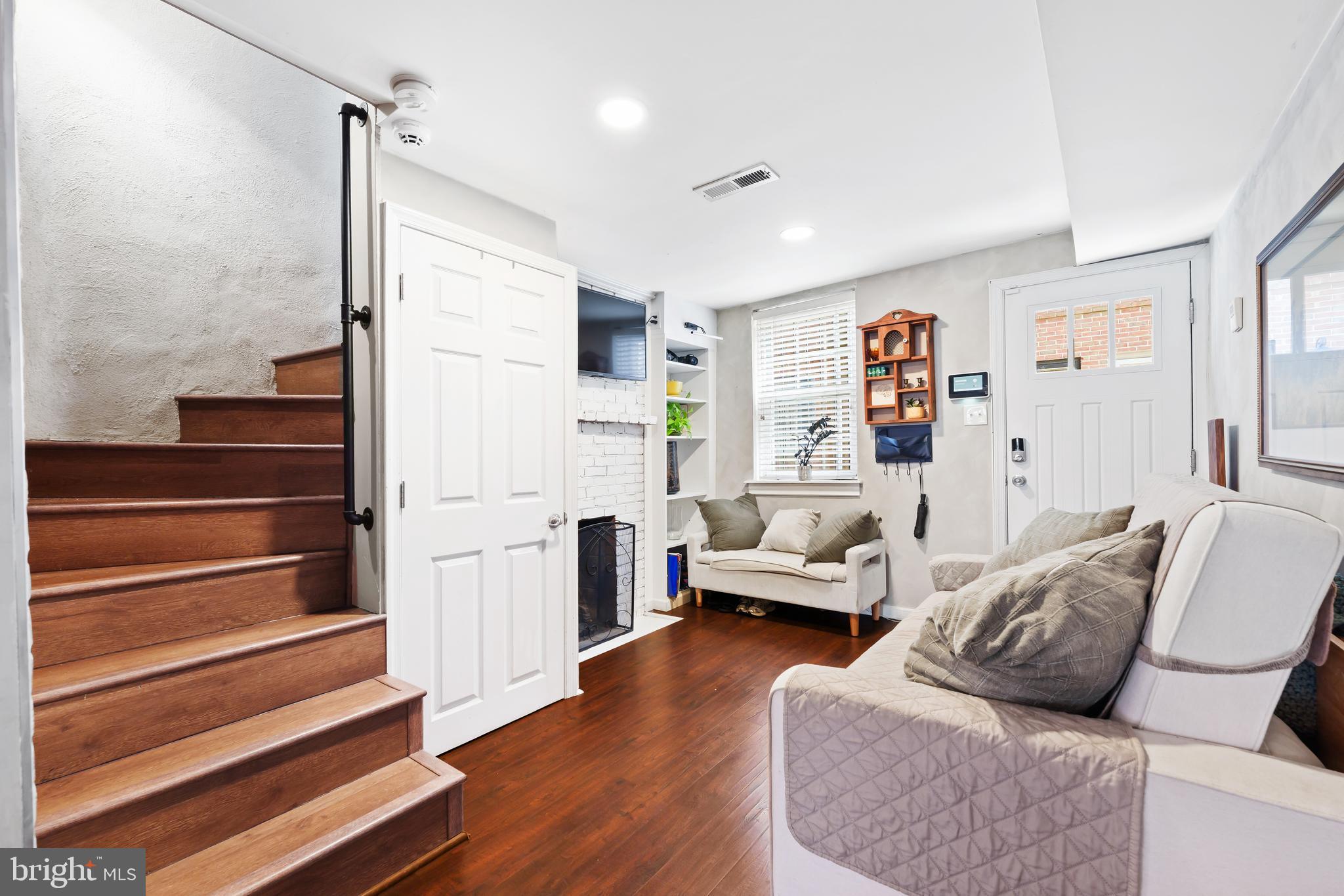 833 KATER STREET
