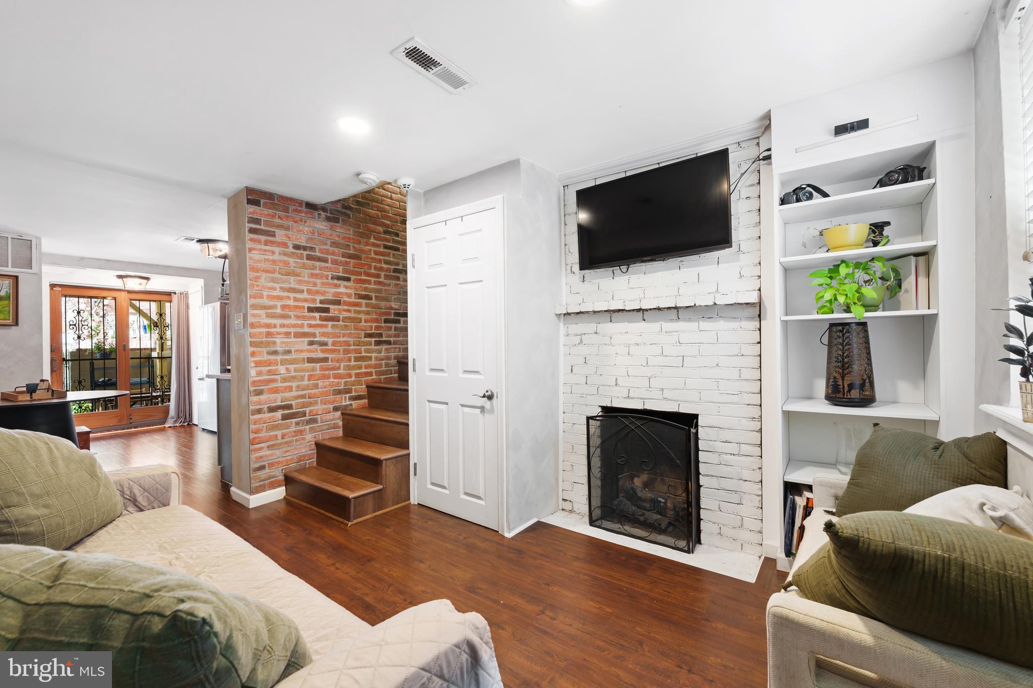 833 KATER STREET