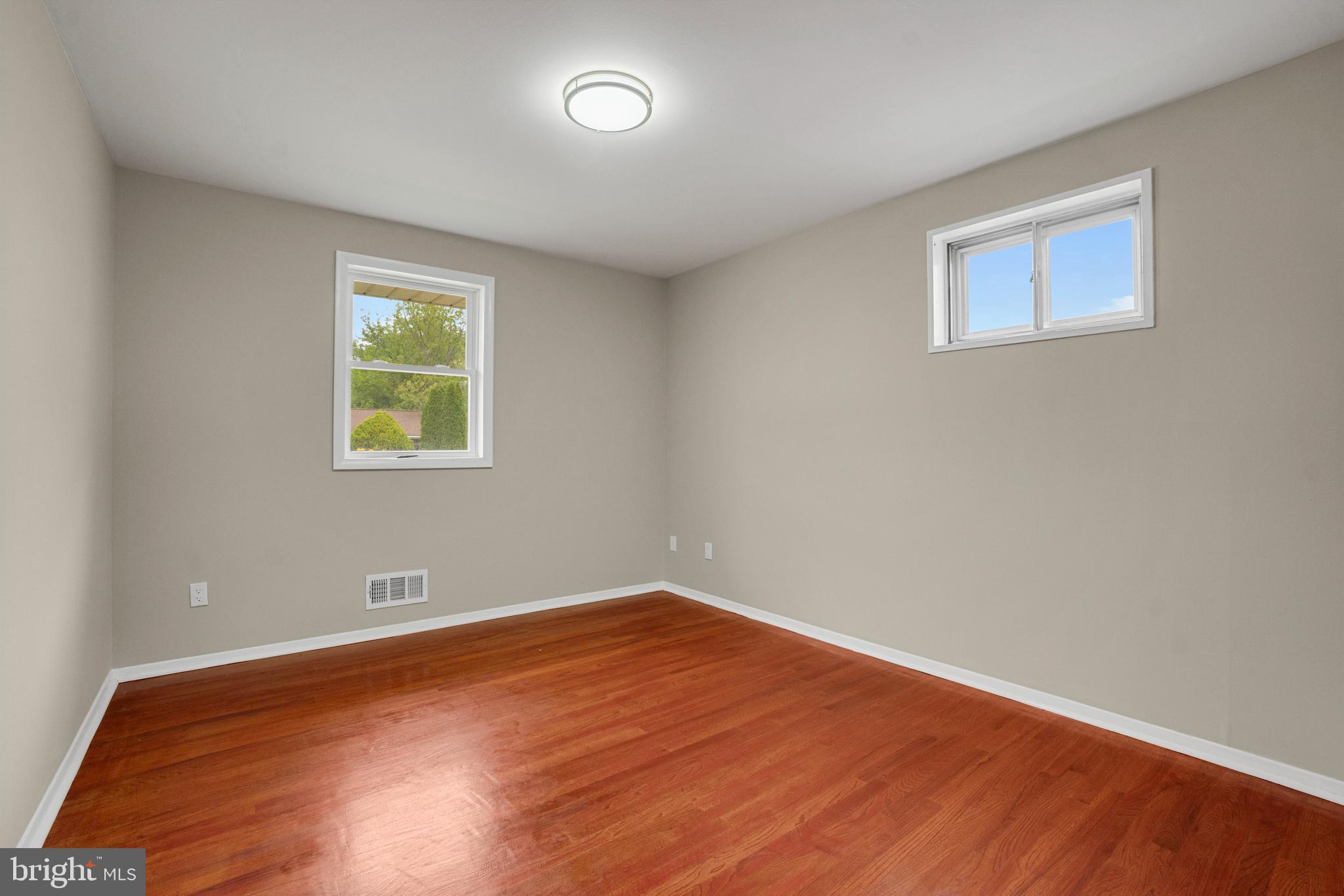 LIBERTY MANOR - Residential