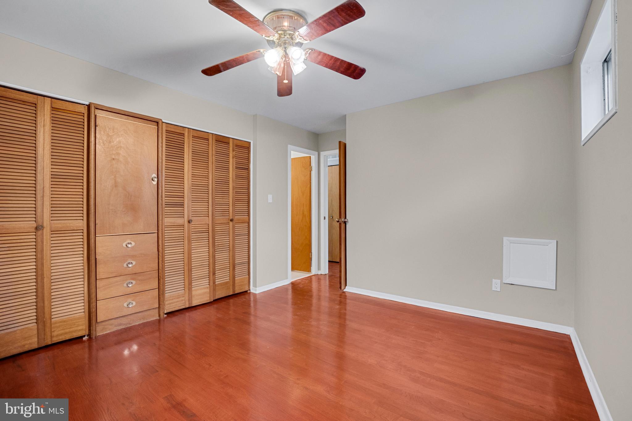 LIBERTY MANOR - Residential
