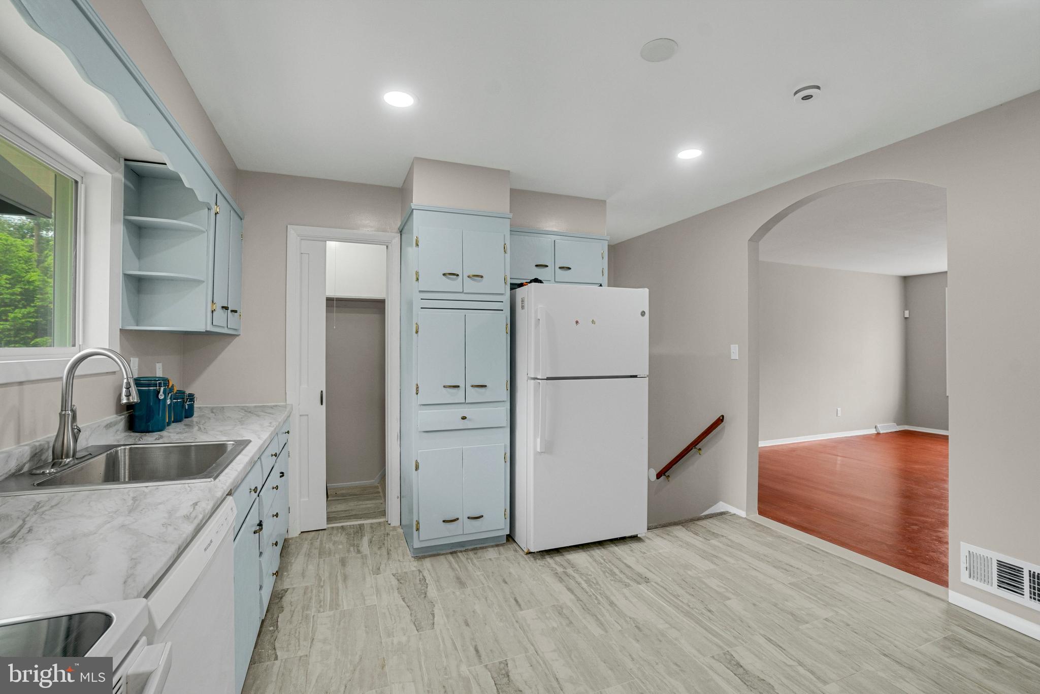 LIBERTY MANOR - Residential
