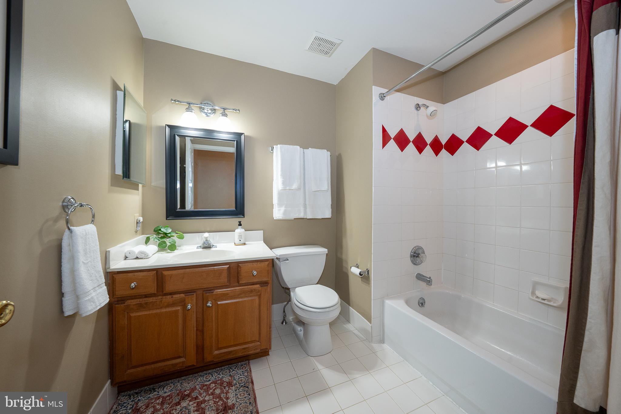 CHARLESTOWN OAKS - Residential