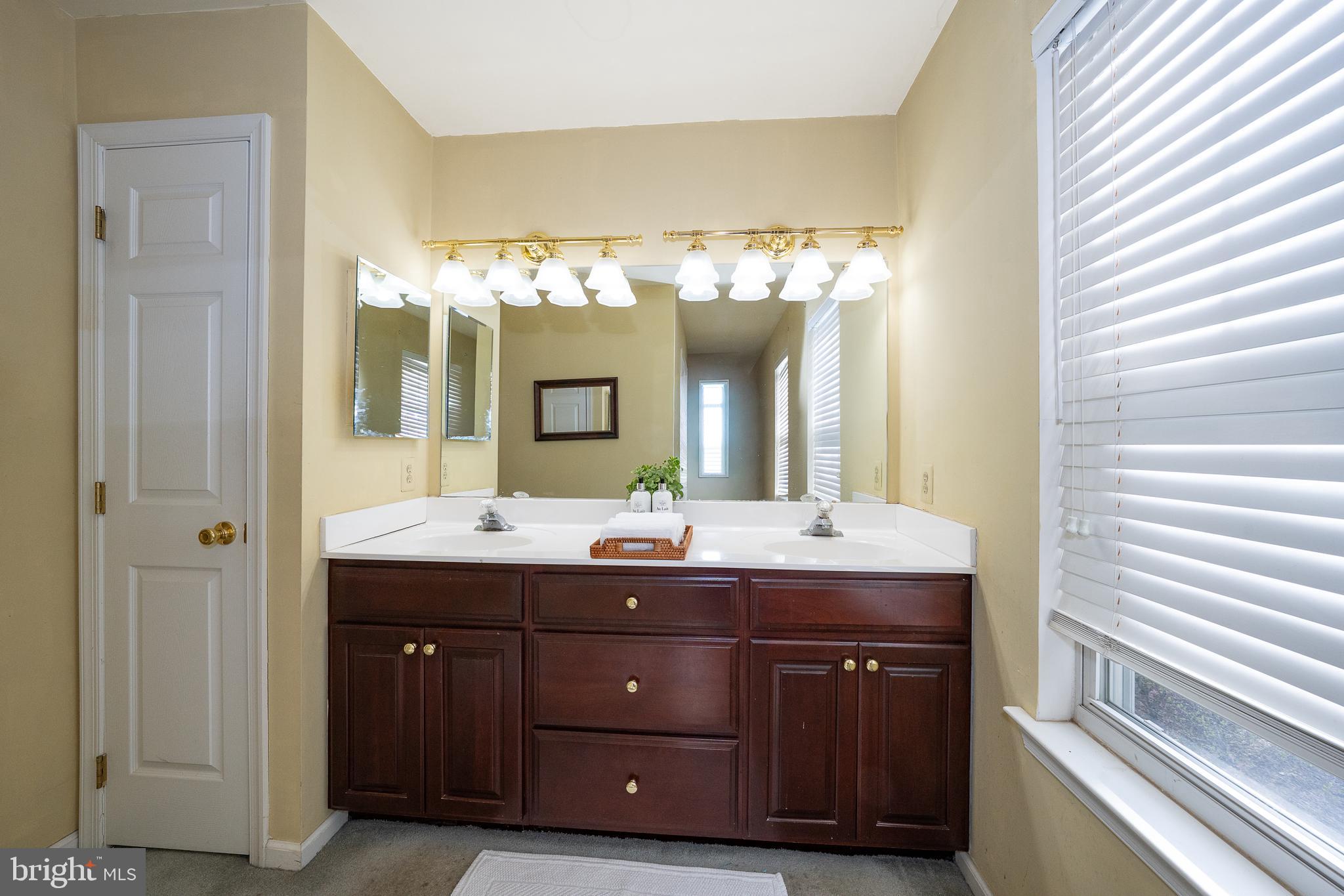 CHARLESTOWN OAKS - Residential