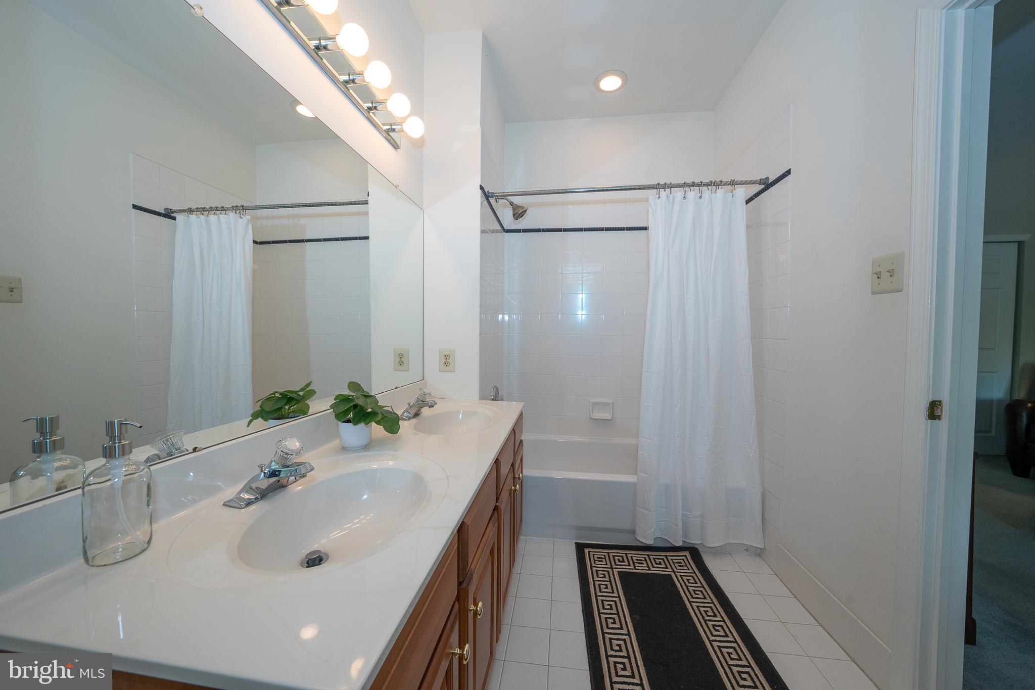 CHARLESTOWN OAKS - Residential