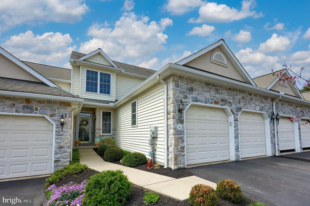 Photo of 4 RED LEAF LN, LANCASTER, PA 17602 (MLS # PALA2032918)