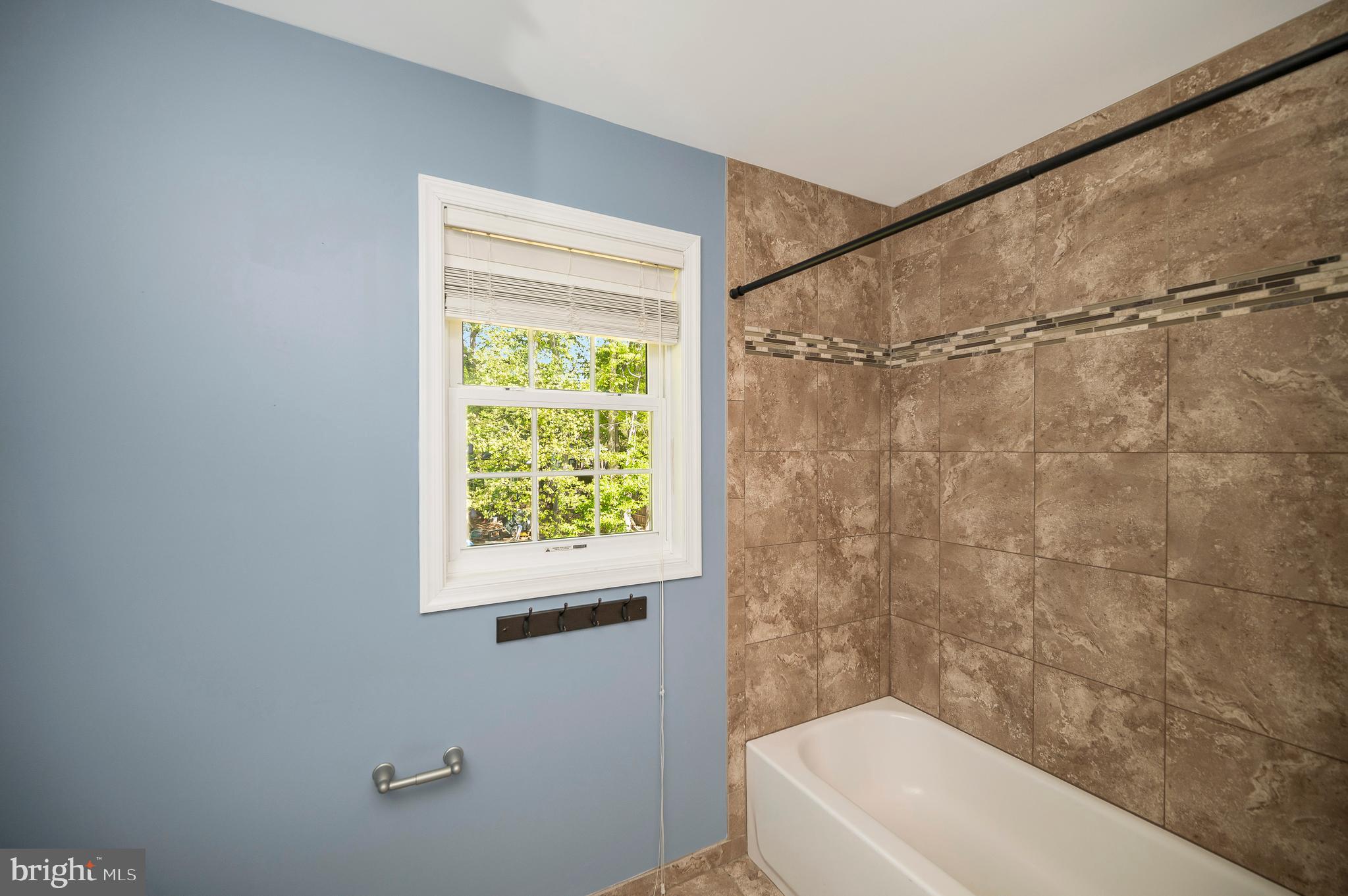 SHADE TREE - Residential Lease