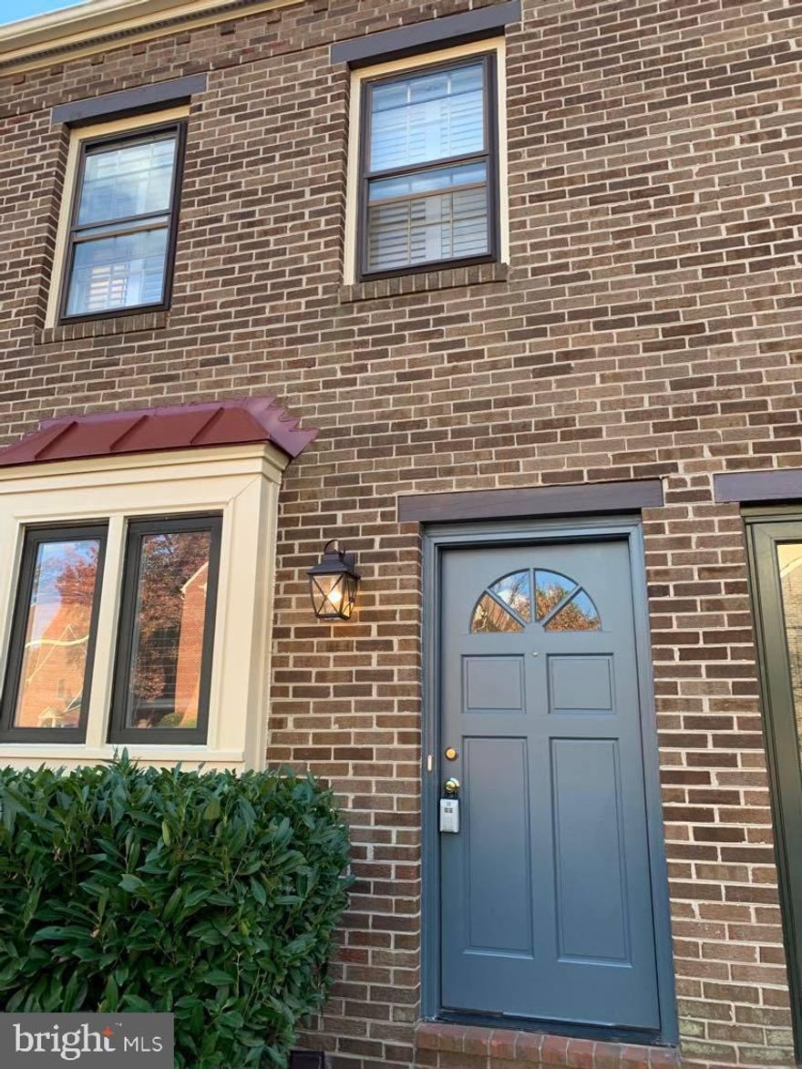 Offer deadline 11/30 at 6 pm.  Elegantly updated all brick townhome located in the desirable North Old Town community of Nethergate.  Two spacious bedrooms, three full baths, light bright living room dining combo with french doors leading to lovely brick patio, fully fenced yard, crown molding, custom built-ins, custom roman shades, recessed lighting, updated modern bathrooms and kitchen, stainless steel appliances, quartz countertops, cozy wood burning fireplace and lots of natural light.  Tons of storage space, beautiful hardwood floors, full size washer/dryer and so much more.  Comes with 2 unassigned parking spaces. 
Amazing location....minutes to DC, National Airport, Pentagon, GW Bike Trail/Parks, Crystal City, Historic Old Town Alexandria, King Street and Braddock Metro, and some of the best dining/shopping options in Historic Old Town Alexandria.  Move in ready!