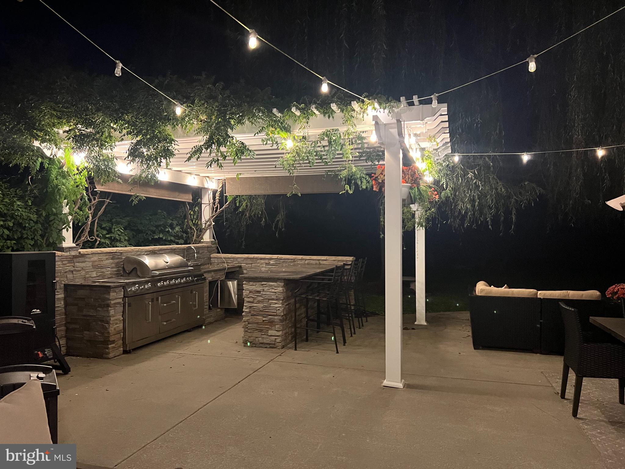 STONE RIDGE POINT - Residential