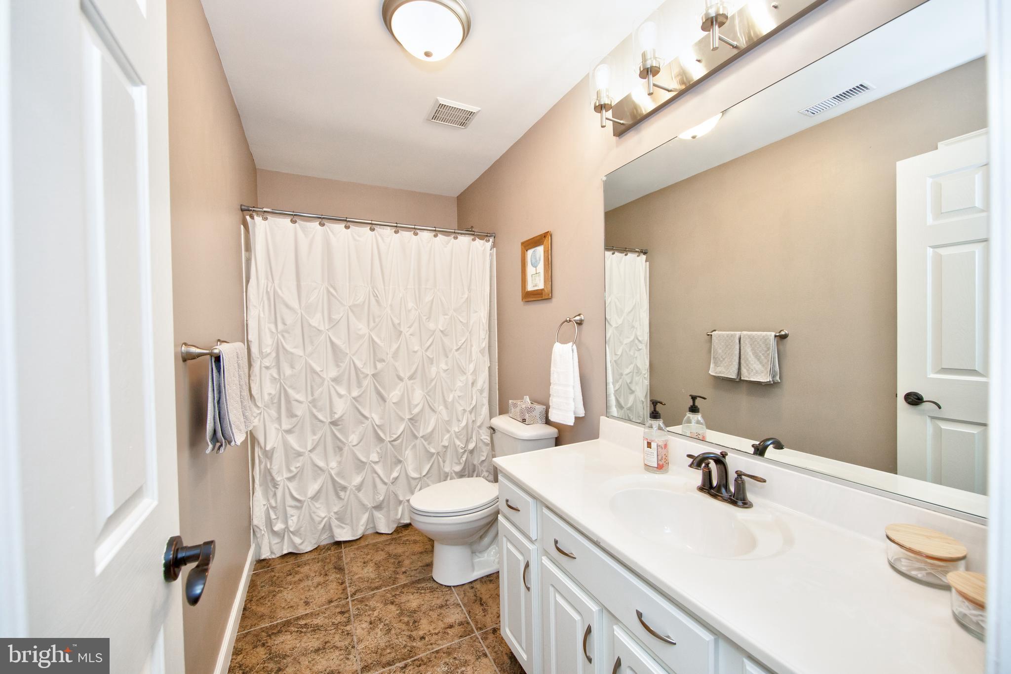 STONE RIDGE POINT - Residential