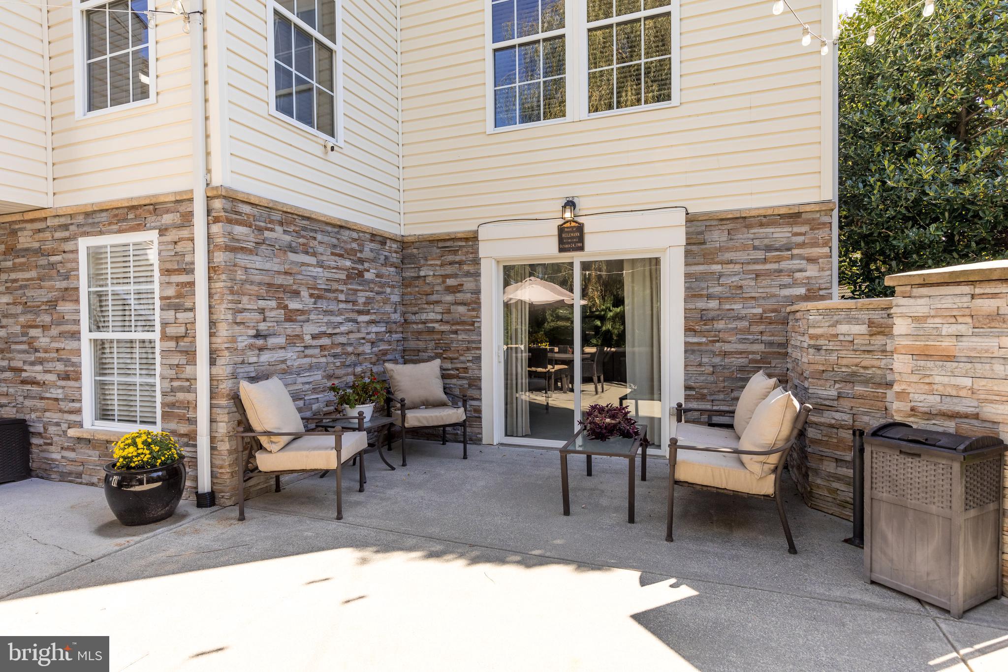 STONE RIDGE POINT - Residential