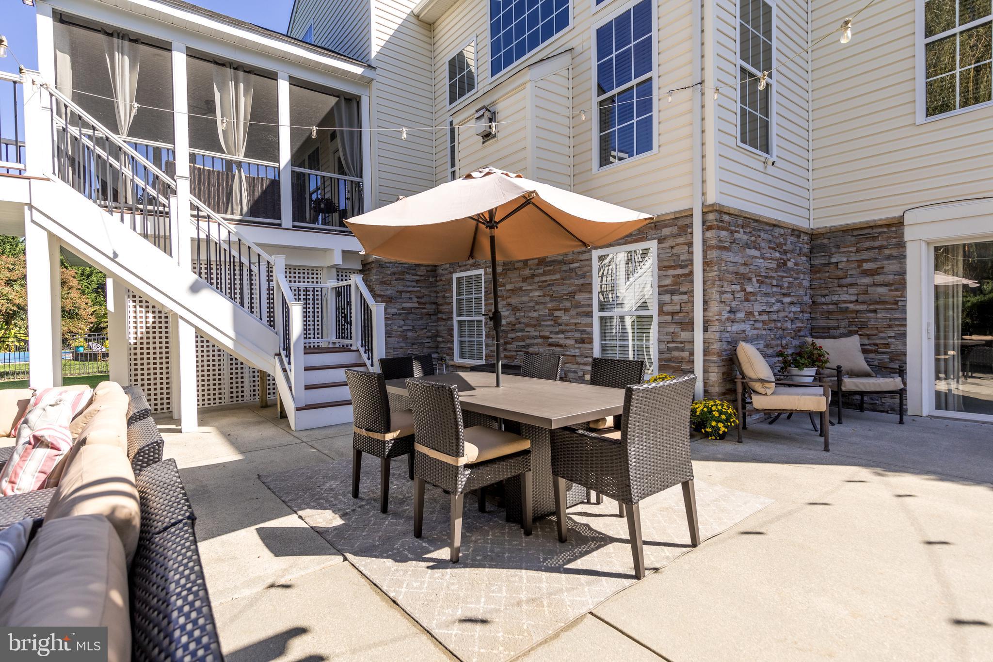 STONE RIDGE POINT - Residential