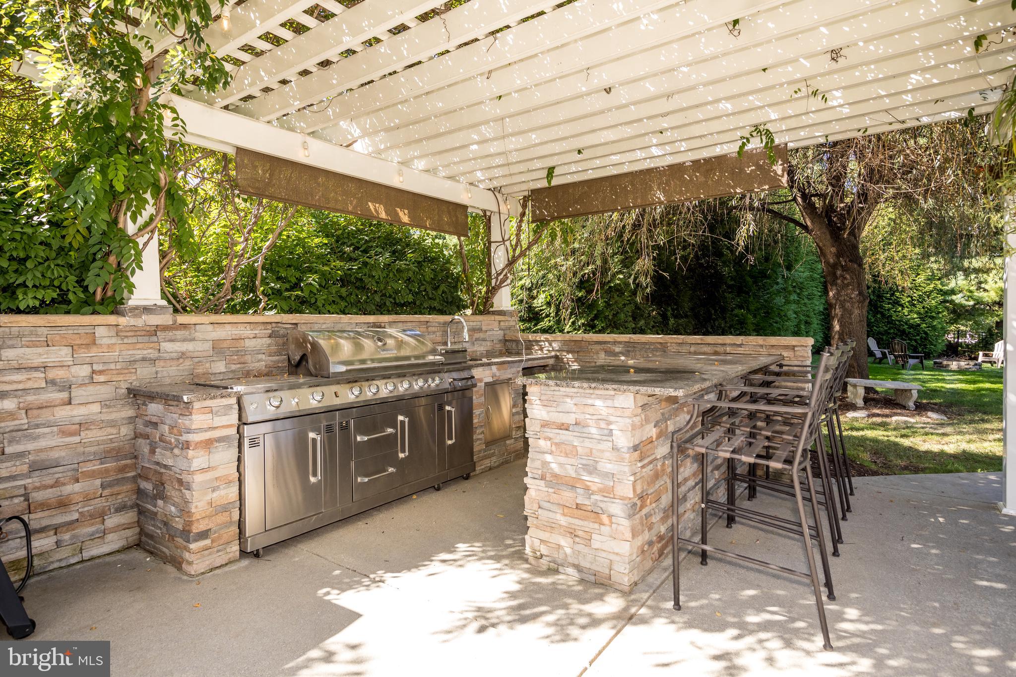 STONE RIDGE POINT - Residential