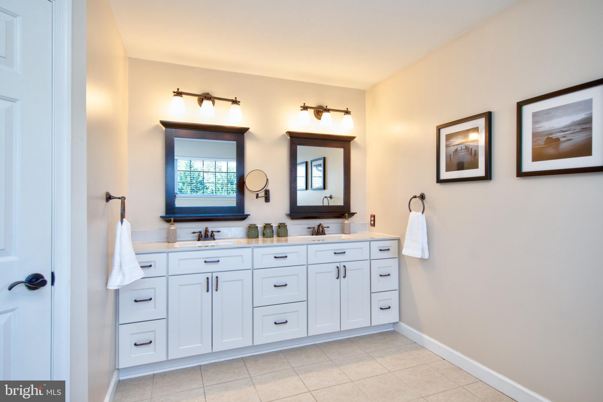 STONE RIDGE POINT - Residential