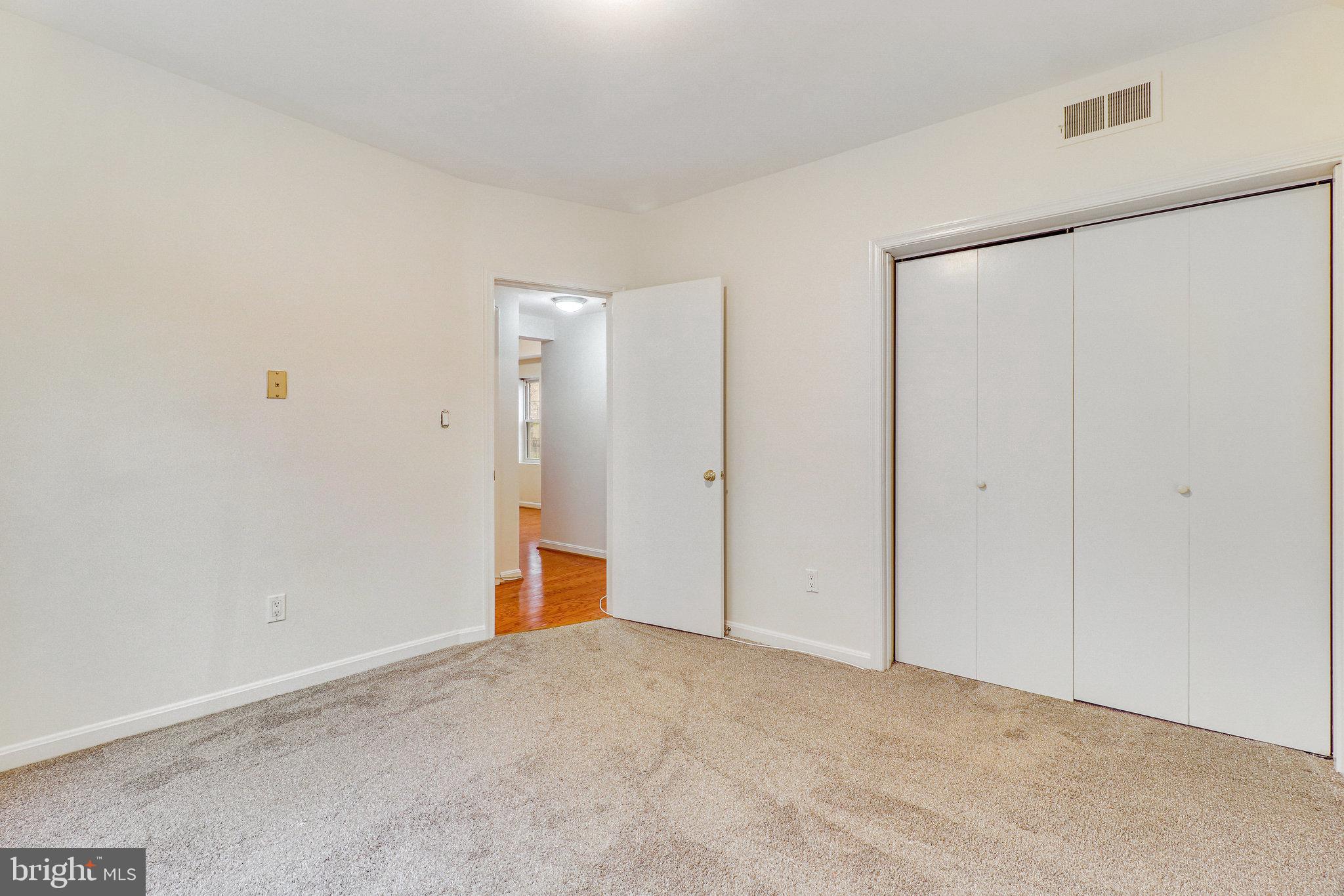 COLONIAL VILLAGE - Residential