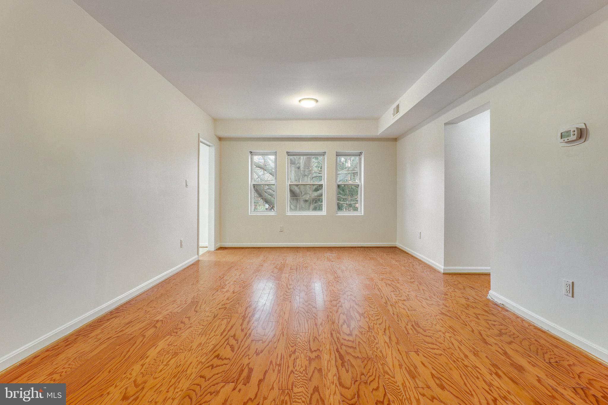 COLONIAL VILLAGE - Residential