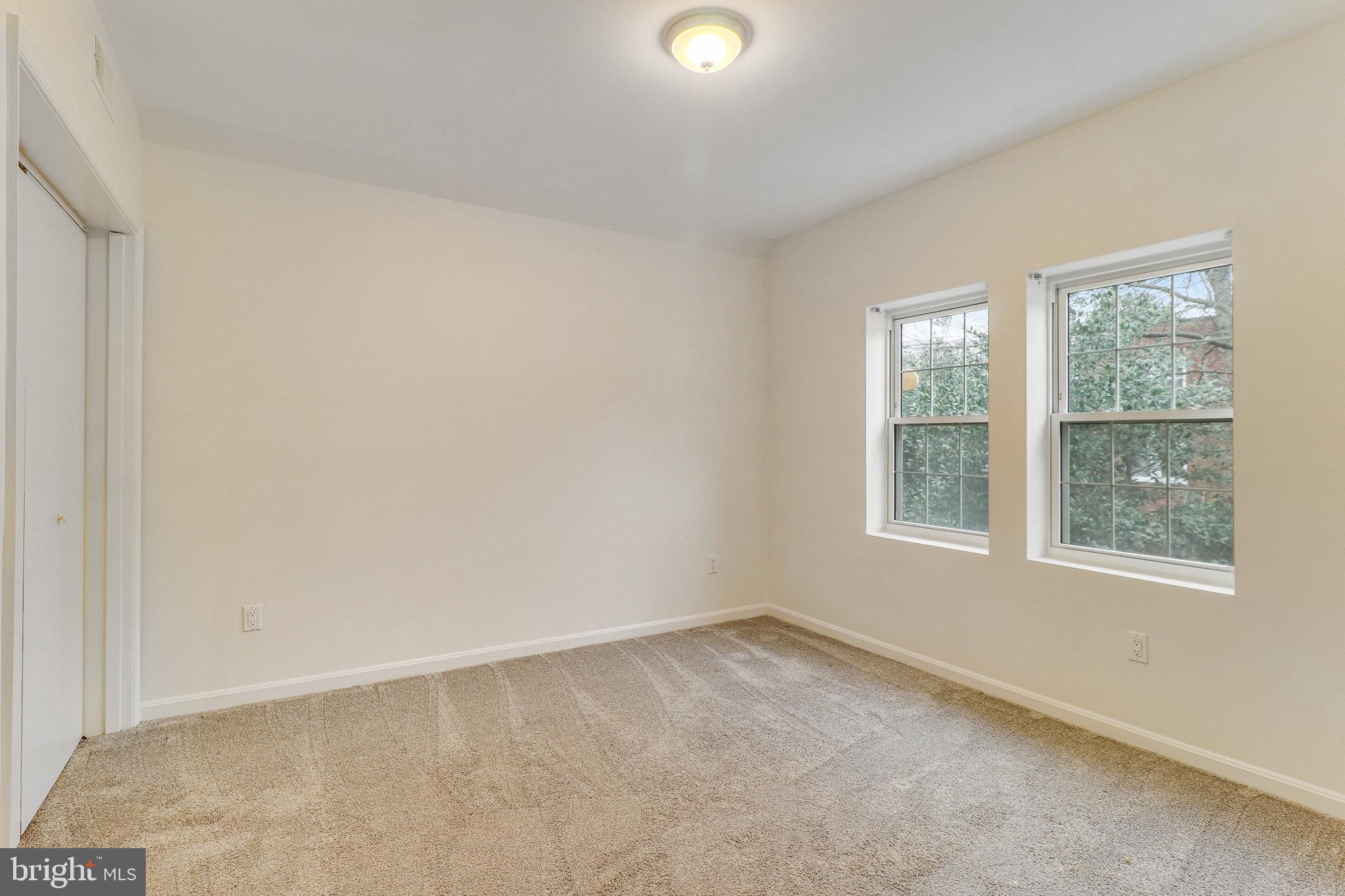 COLONIAL VILLAGE - Residential