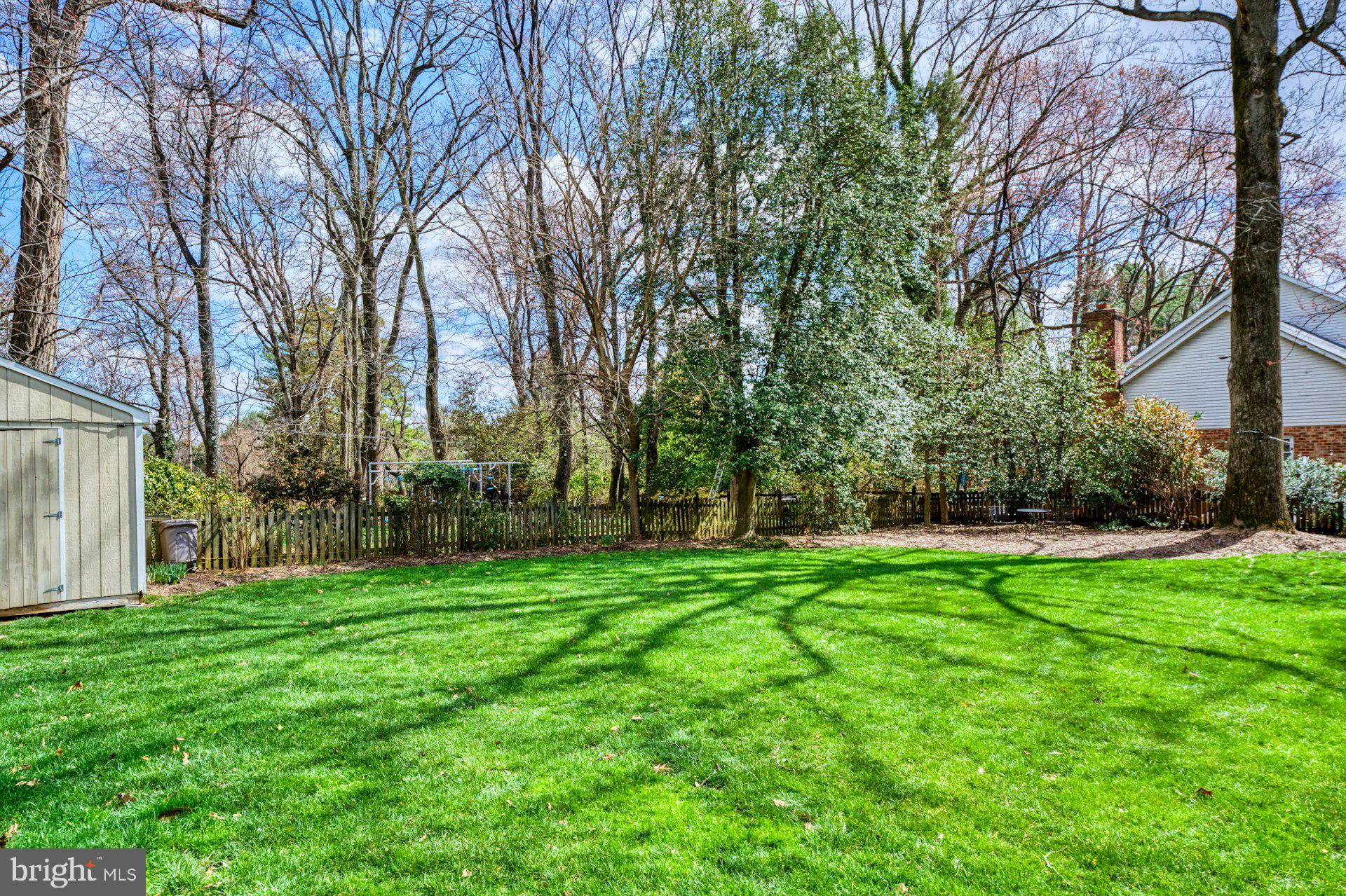 WAPLES MILL ESTATES - Residential