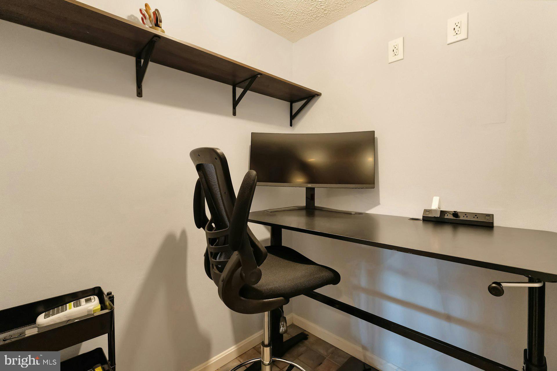 WAPLES MILL ESTATES - Residential