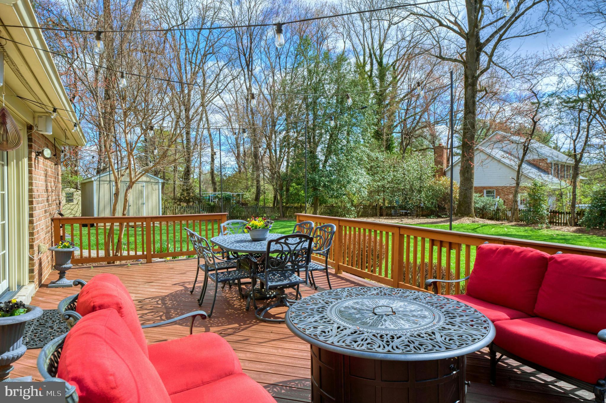 WAPLES MILL ESTATES - Residential