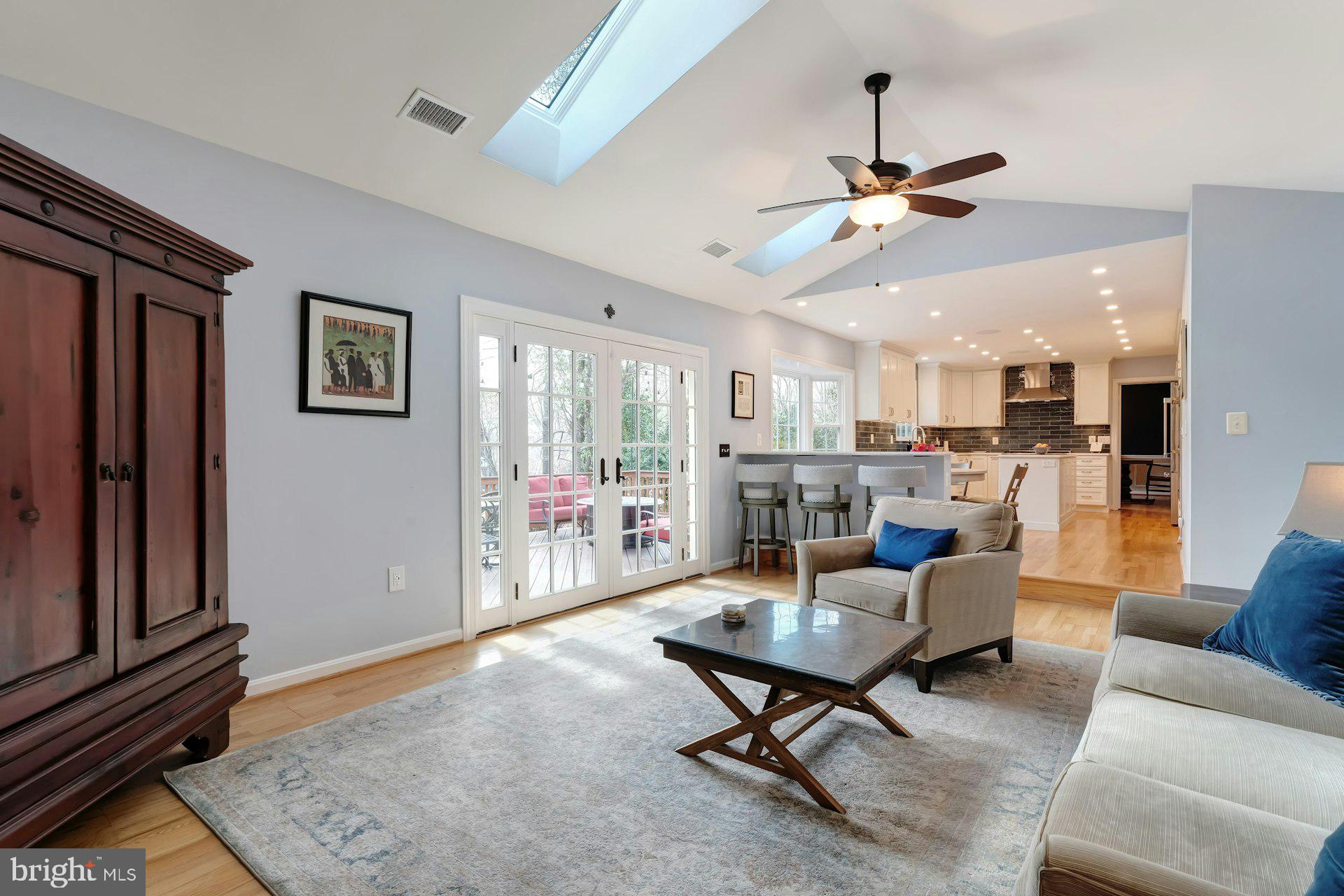 WAPLES MILL ESTATES - Residential