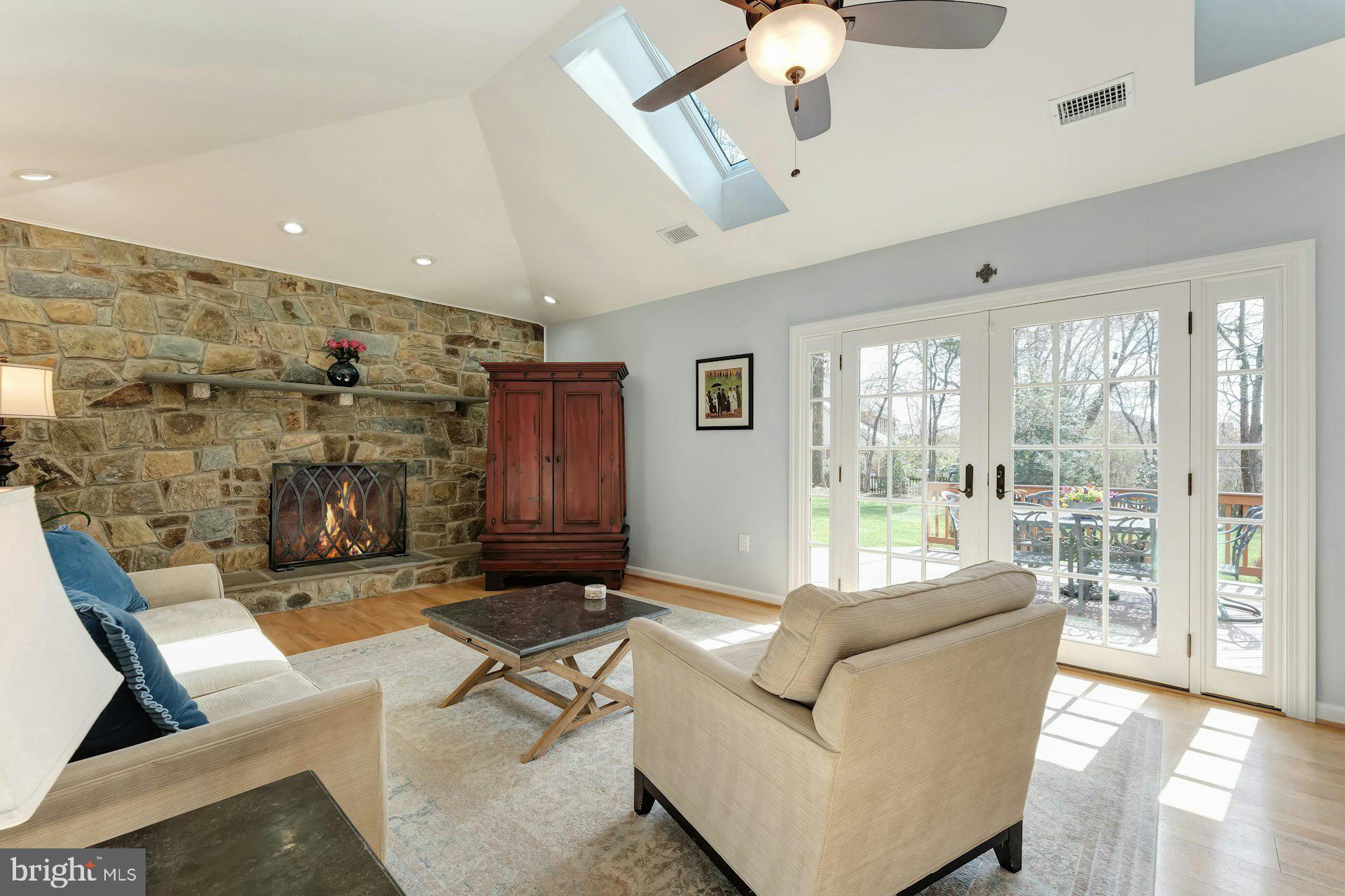 WAPLES MILL ESTATES - Residential