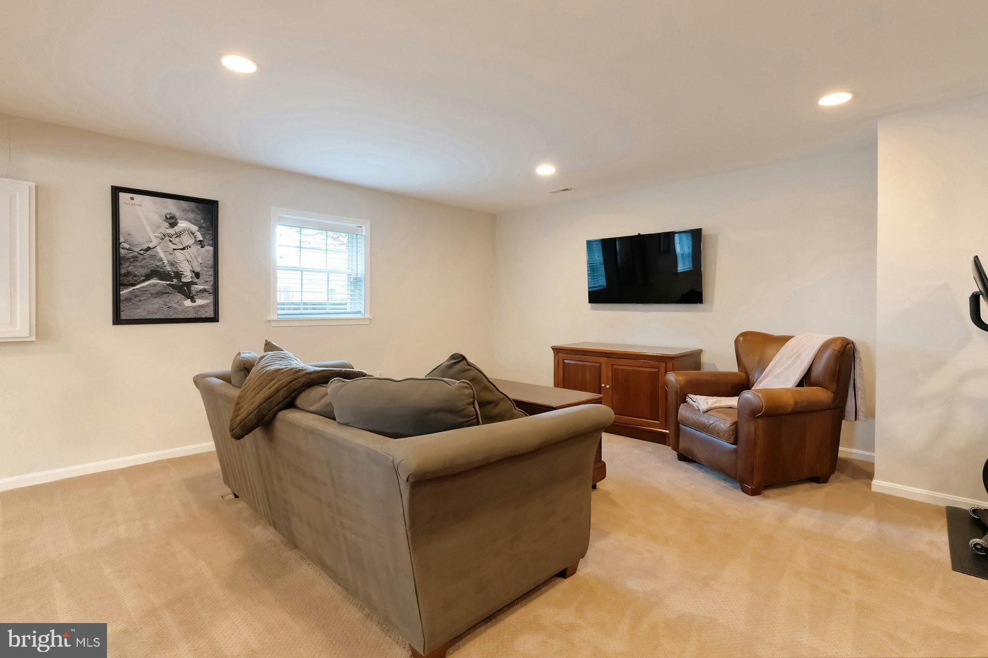 WAPLES MILL ESTATES - Residential