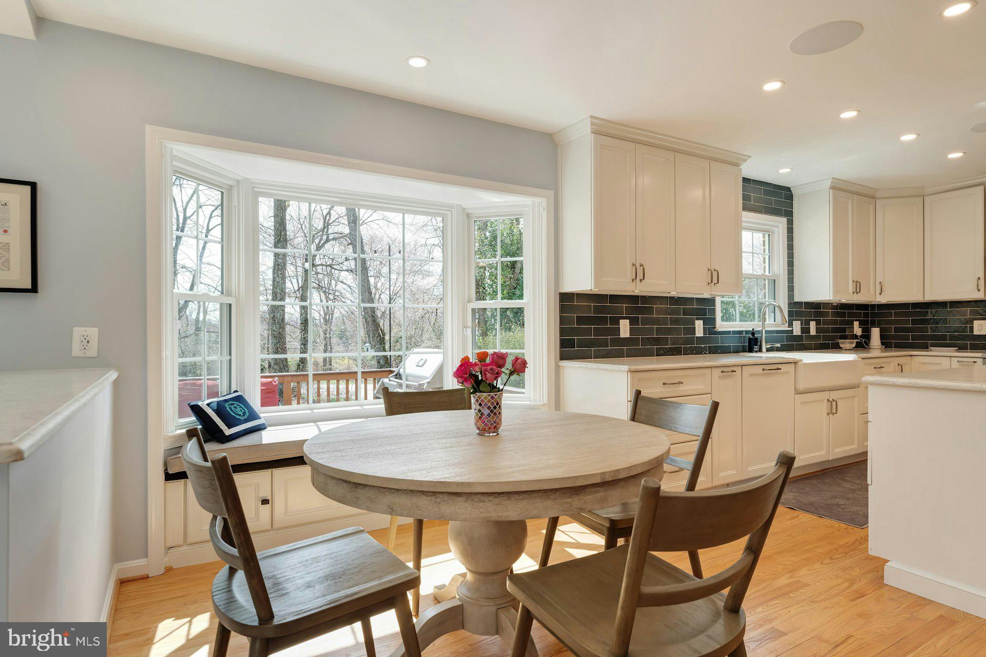 WAPLES MILL ESTATES - Residential