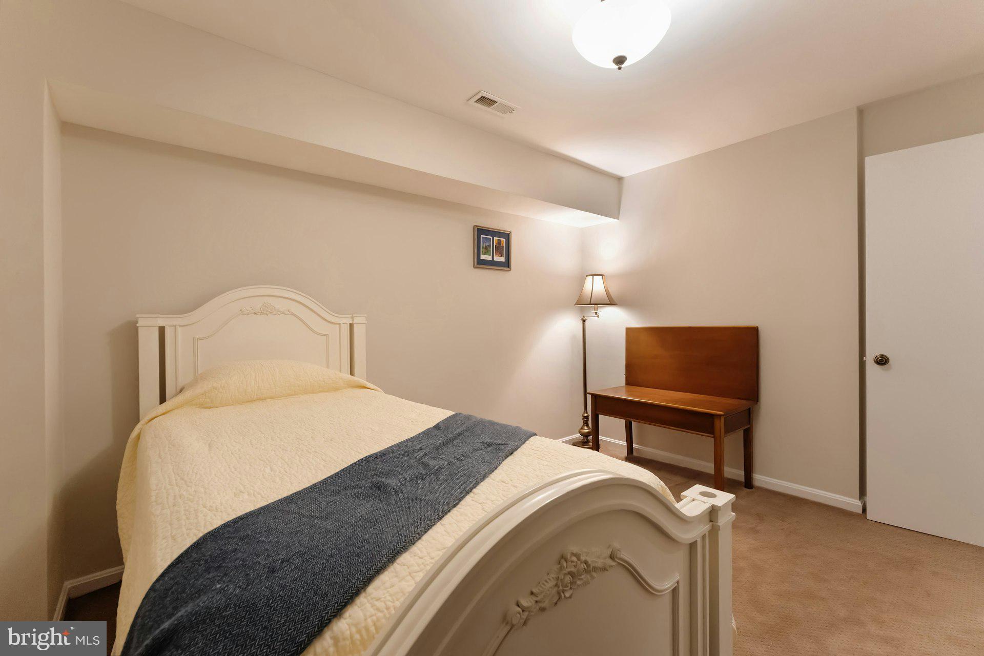 WAPLES MILL ESTATES - Residential