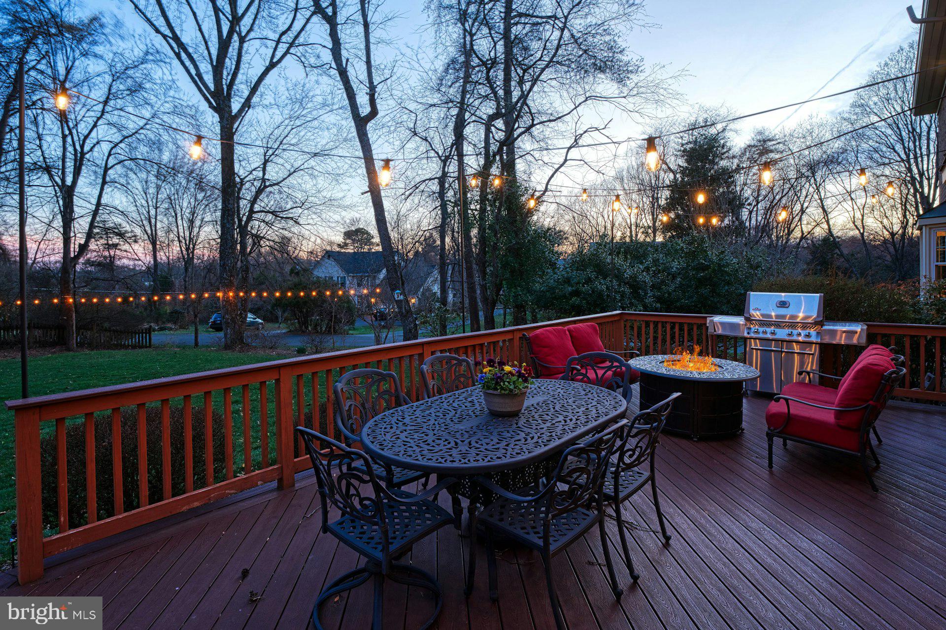 WAPLES MILL ESTATES - Residential