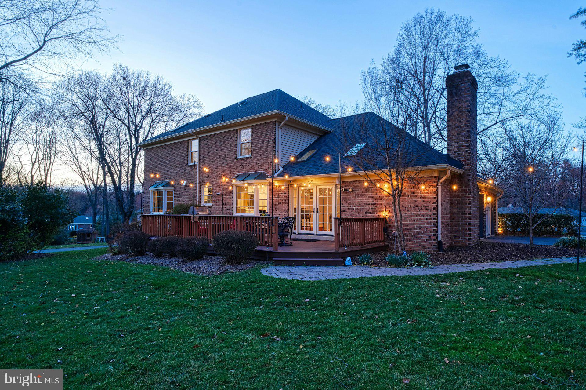 WAPLES MILL ESTATES - Residential