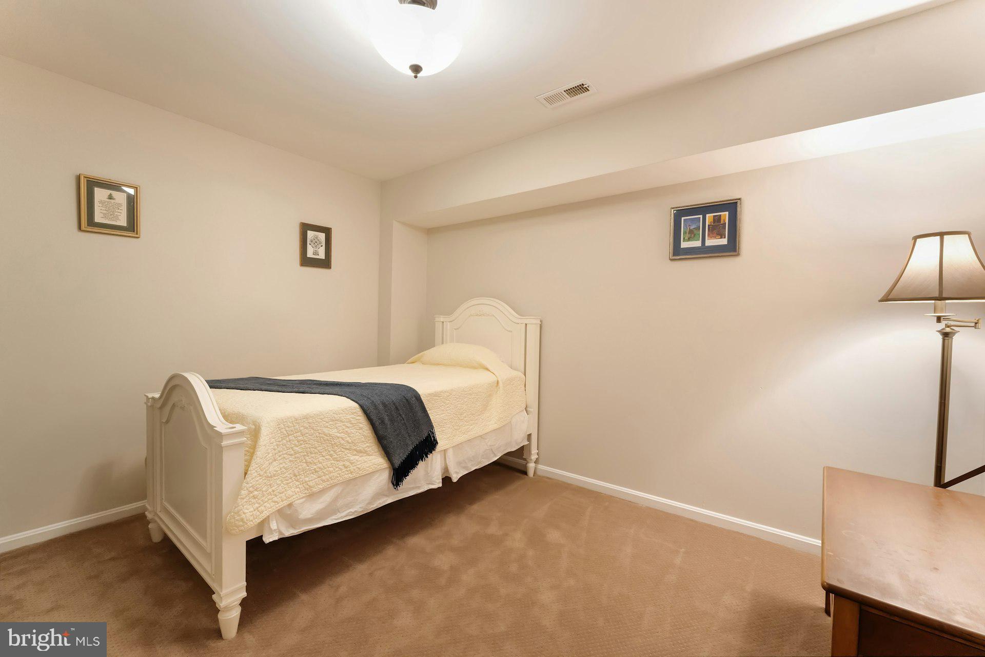 WAPLES MILL ESTATES - Residential