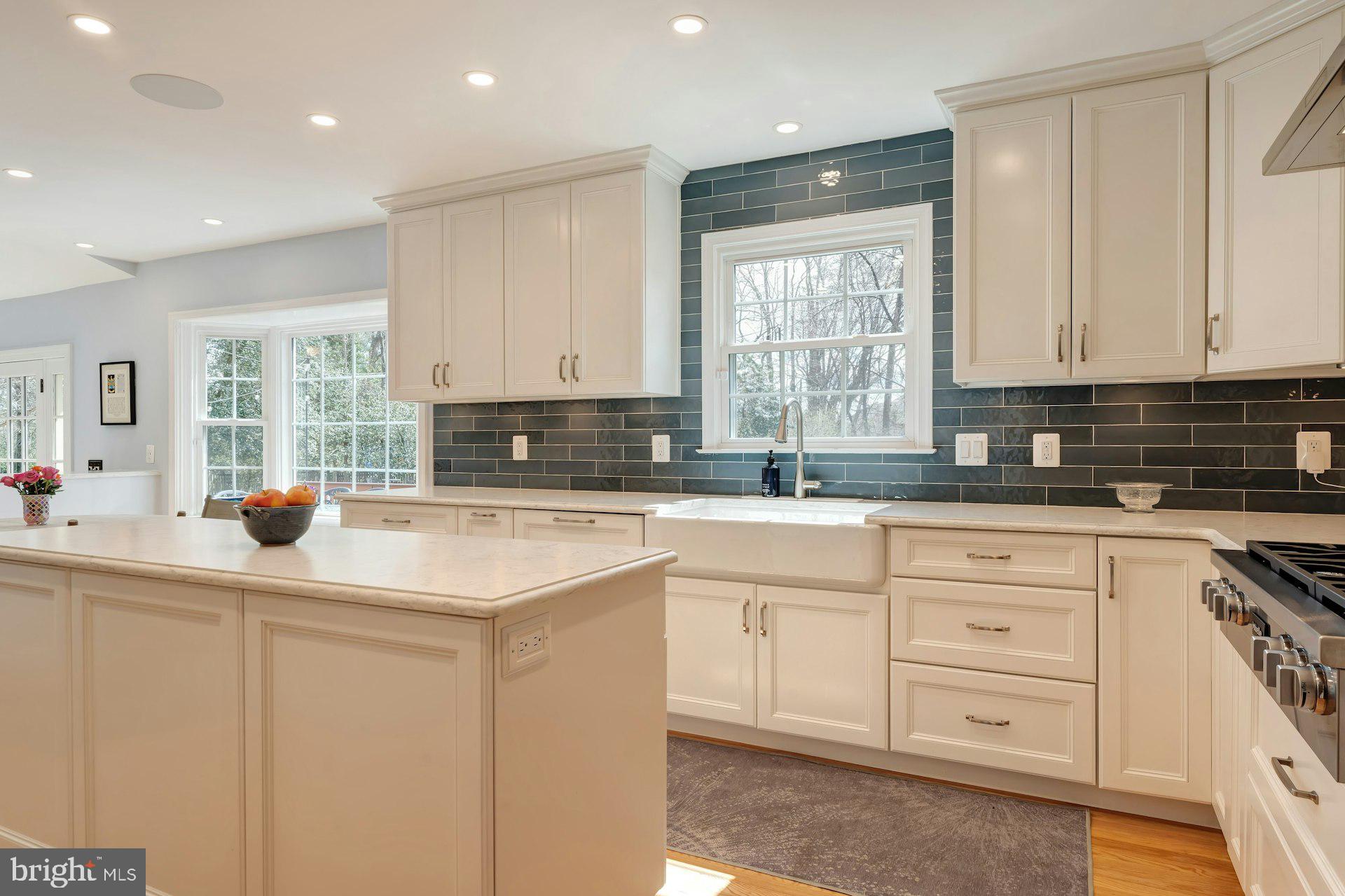 WAPLES MILL ESTATES - Residential