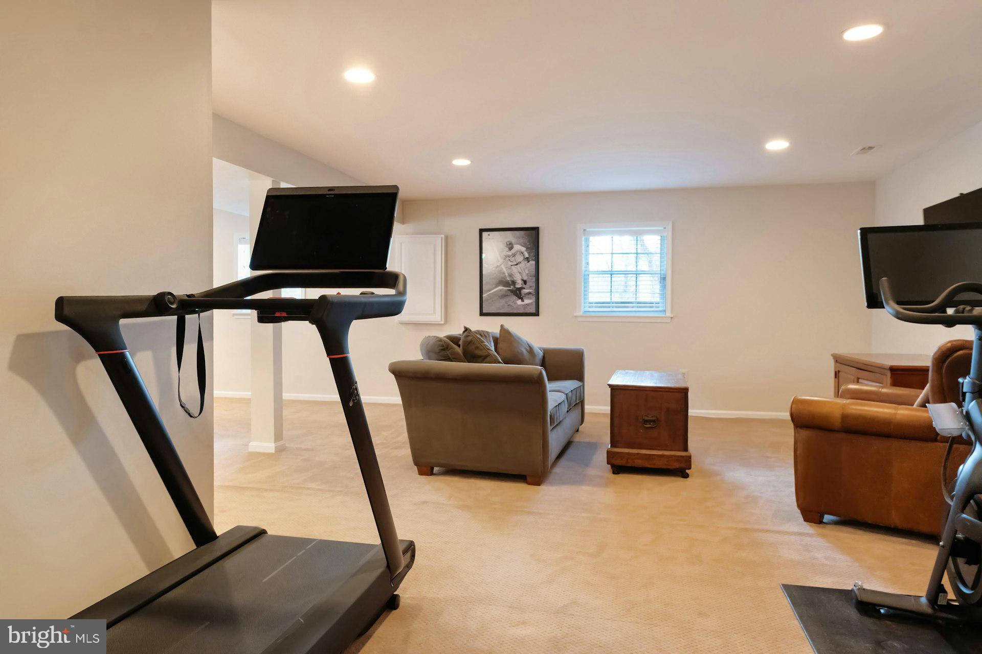 WAPLES MILL ESTATES - Residential