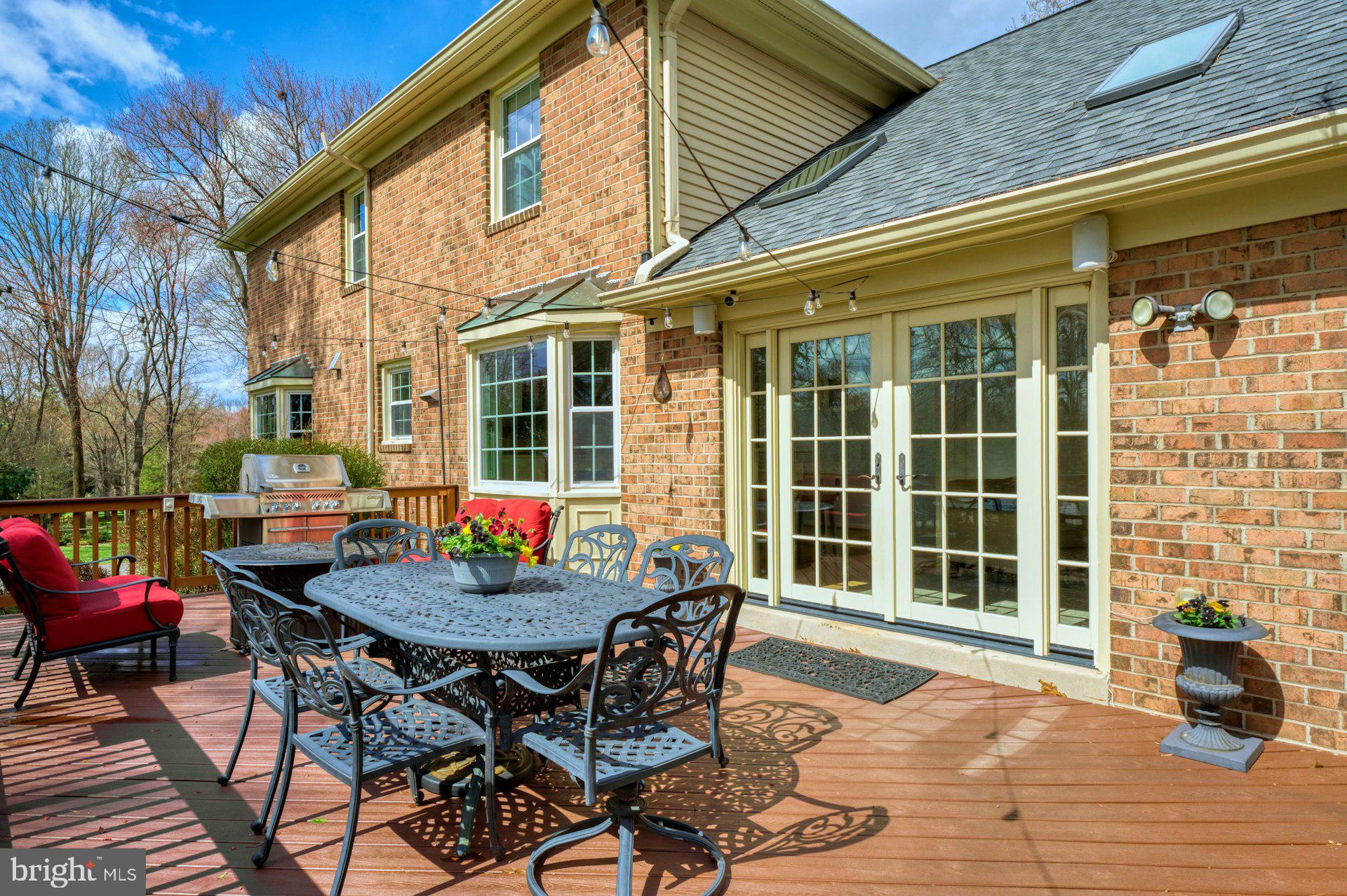 WAPLES MILL ESTATES - Residential