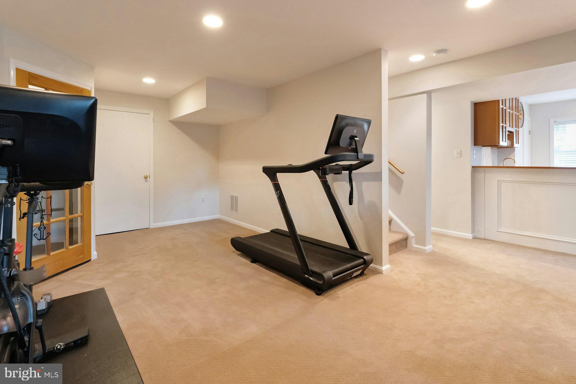 WAPLES MILL ESTATES - Residential