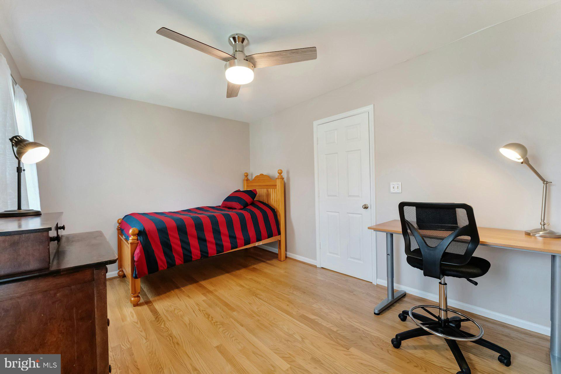 WAPLES MILL ESTATES - Residential