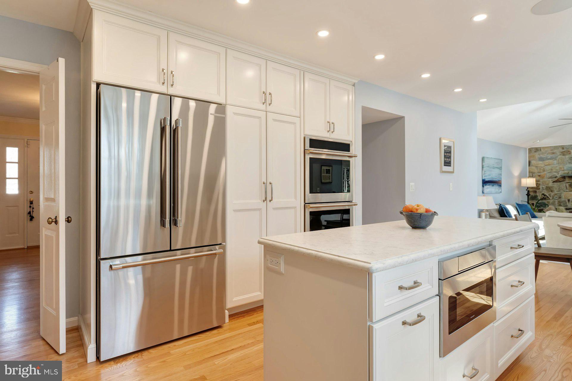 WAPLES MILL ESTATES - Residential