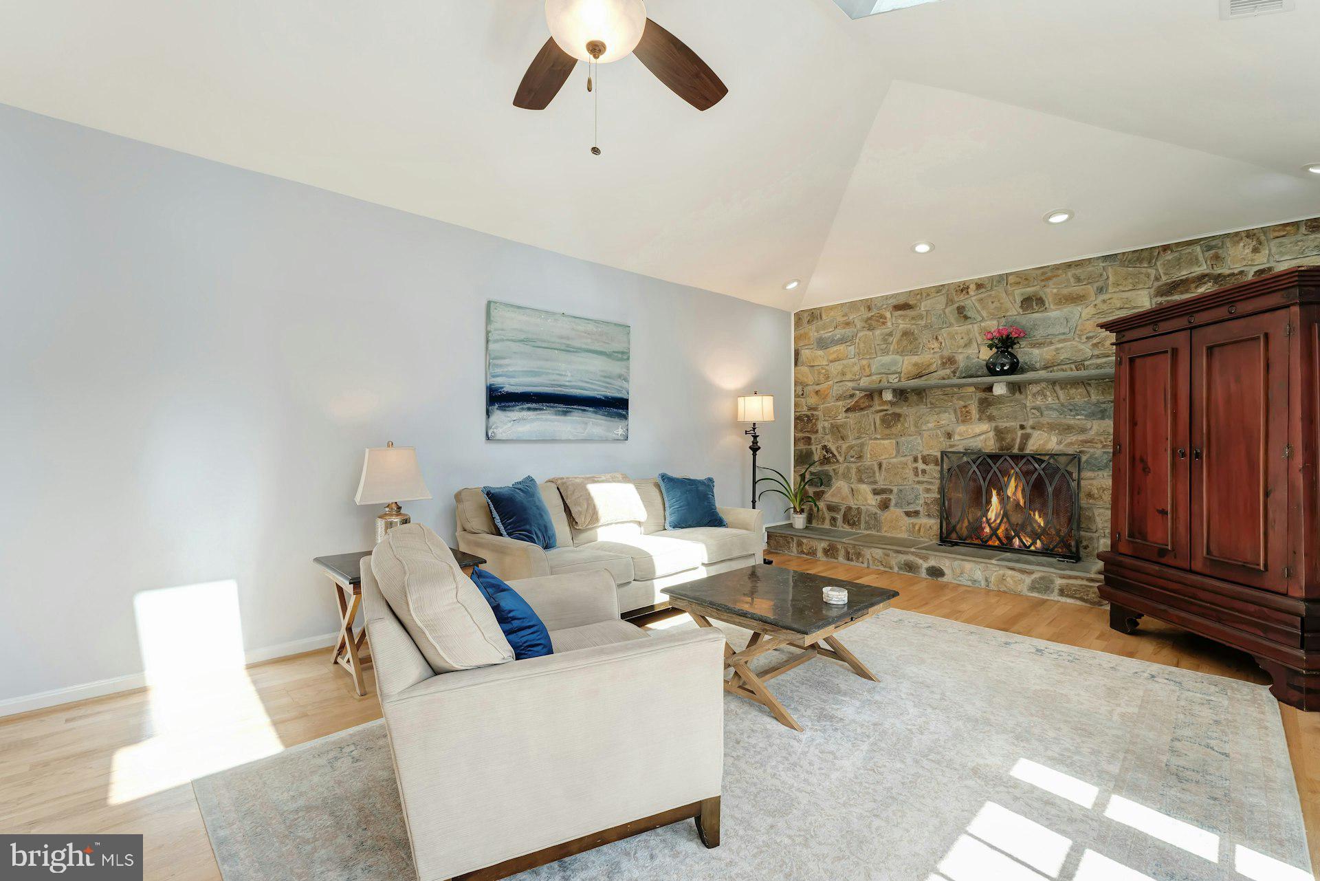 WAPLES MILL ESTATES - Residential