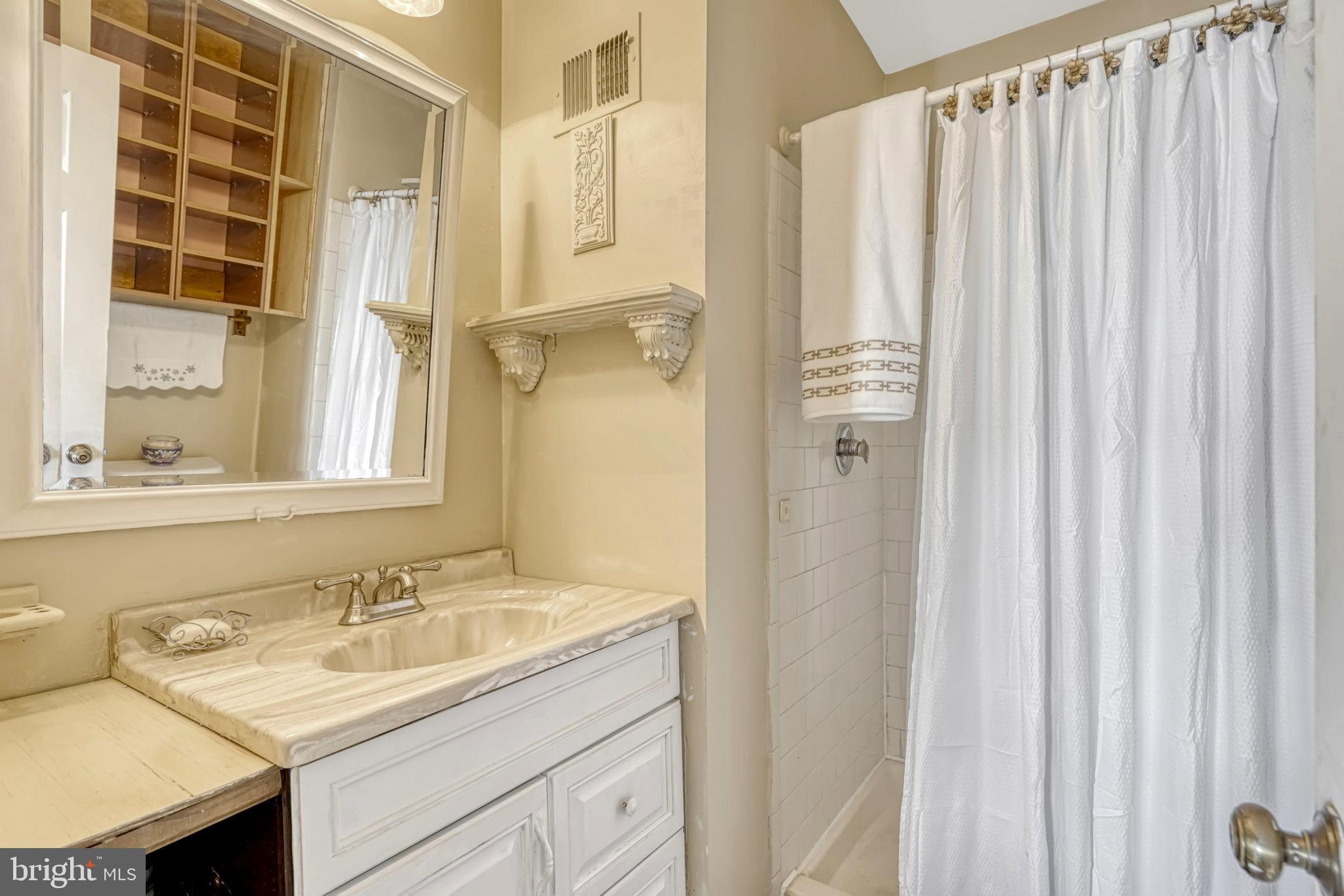 SEQUOIA LEA - Residential