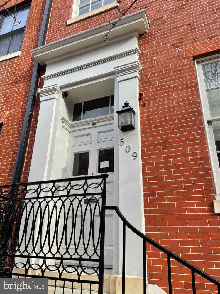 Lovely and spacious one bedroom duplex apartment in beautiful Mt. Vernon.
1 large bedroom, 1 1/2 baths in historic 5-unit 1848 Mt. Vernon mansion - completely renovated, 1050 sq. ft., with granite, eat-in stainless kitchen, bathrooms with travertine tile, hardwood floors up and carpet in bedroom, water and dryer IN UNIT, gas fireplace. Central heat/air conditioning.
One available parking space in rear of building! Only $50. per month.
Walk everywhere - Peabody, Walters Art Gallery, Basilica, Pratt Library just steps away, as well as Orioles/Ravens, Inner Harbor. Easy access to Hopkins, UB, UM, restaurants, bars, shops, and bus and light rail. 10 minutes to I-95 or I-83.
No smoking. One year lease required. Any questions, please contact Agent -VIAtext or email . Thanks.
Owner pays water. Tenant responsible for gas, electric and cable.
RentSpree applications has a $50 application fee - only one application submitted at a time. $50 move-in fee once application is approved. Owner pays for water. Tenant pays all other utilities and cable.