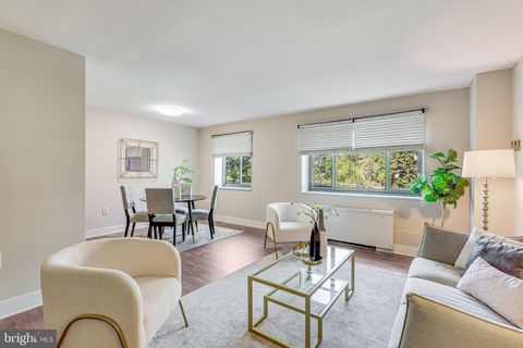 Photo of 1200 S Arlington Ridge Road #305, ARLINGTON, VA 22202 (MLS # VAAR2071728)