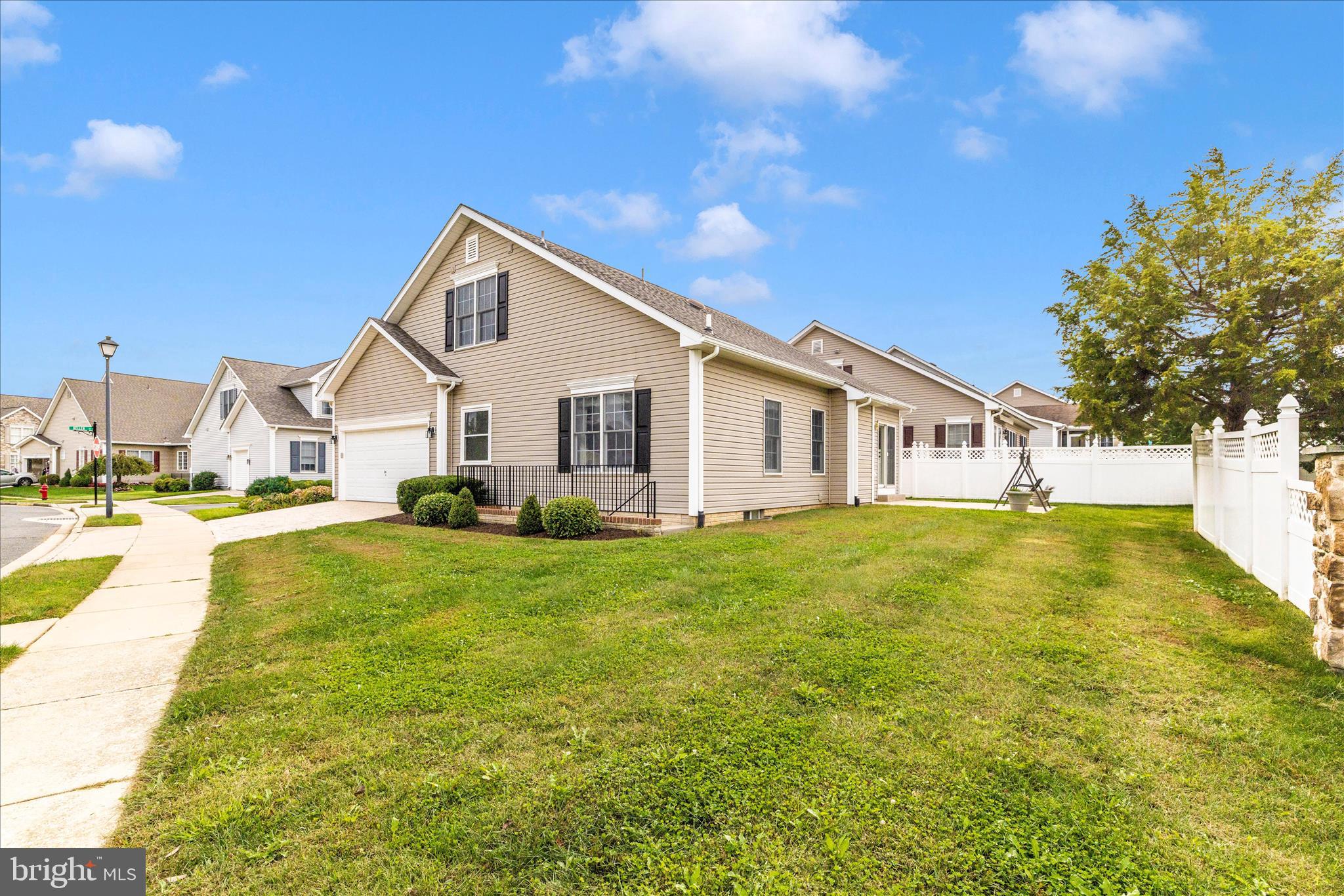 FOXFIELD AT MIDDLETOWN - Residential