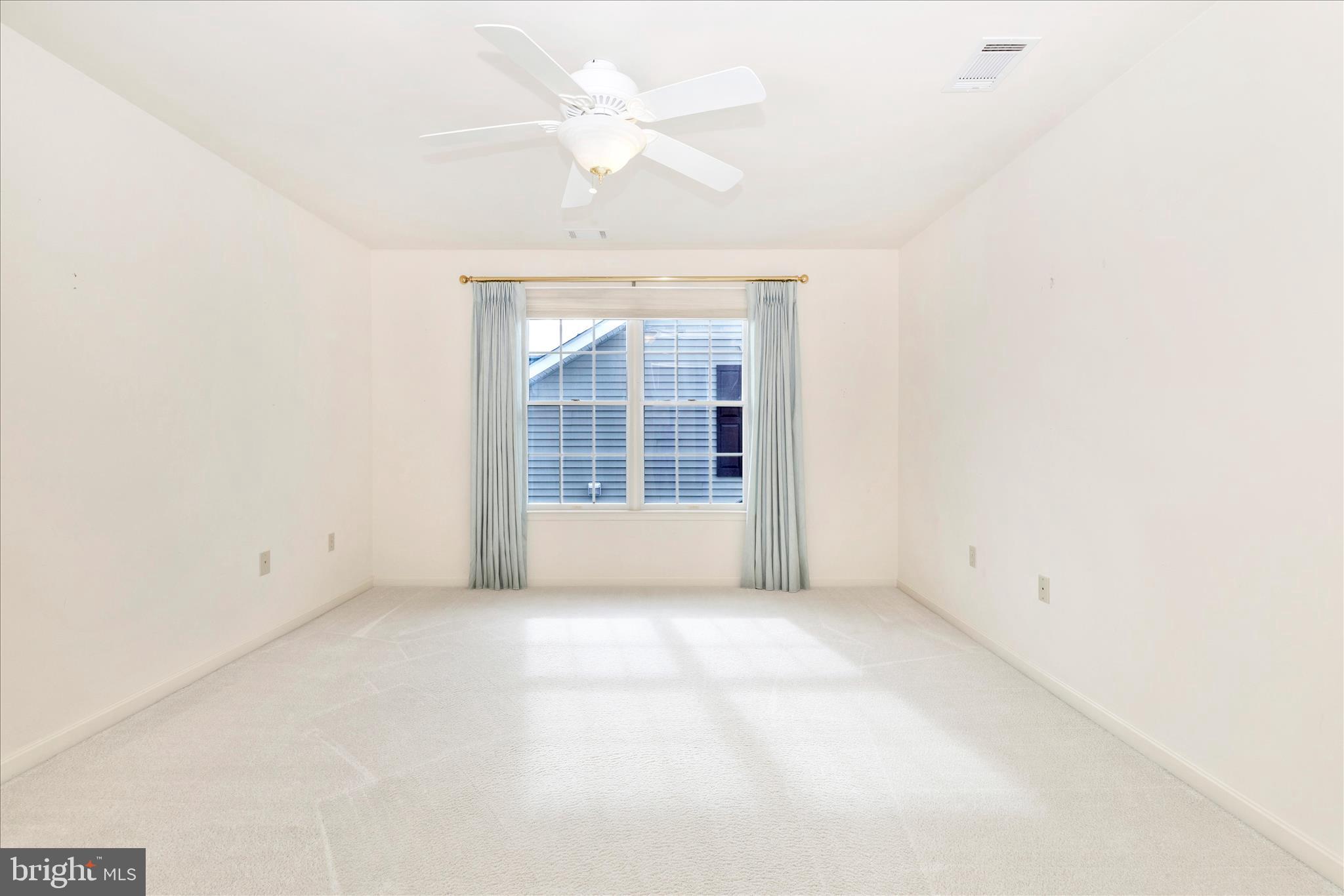 FOXFIELD AT MIDDLETOWN - Residential