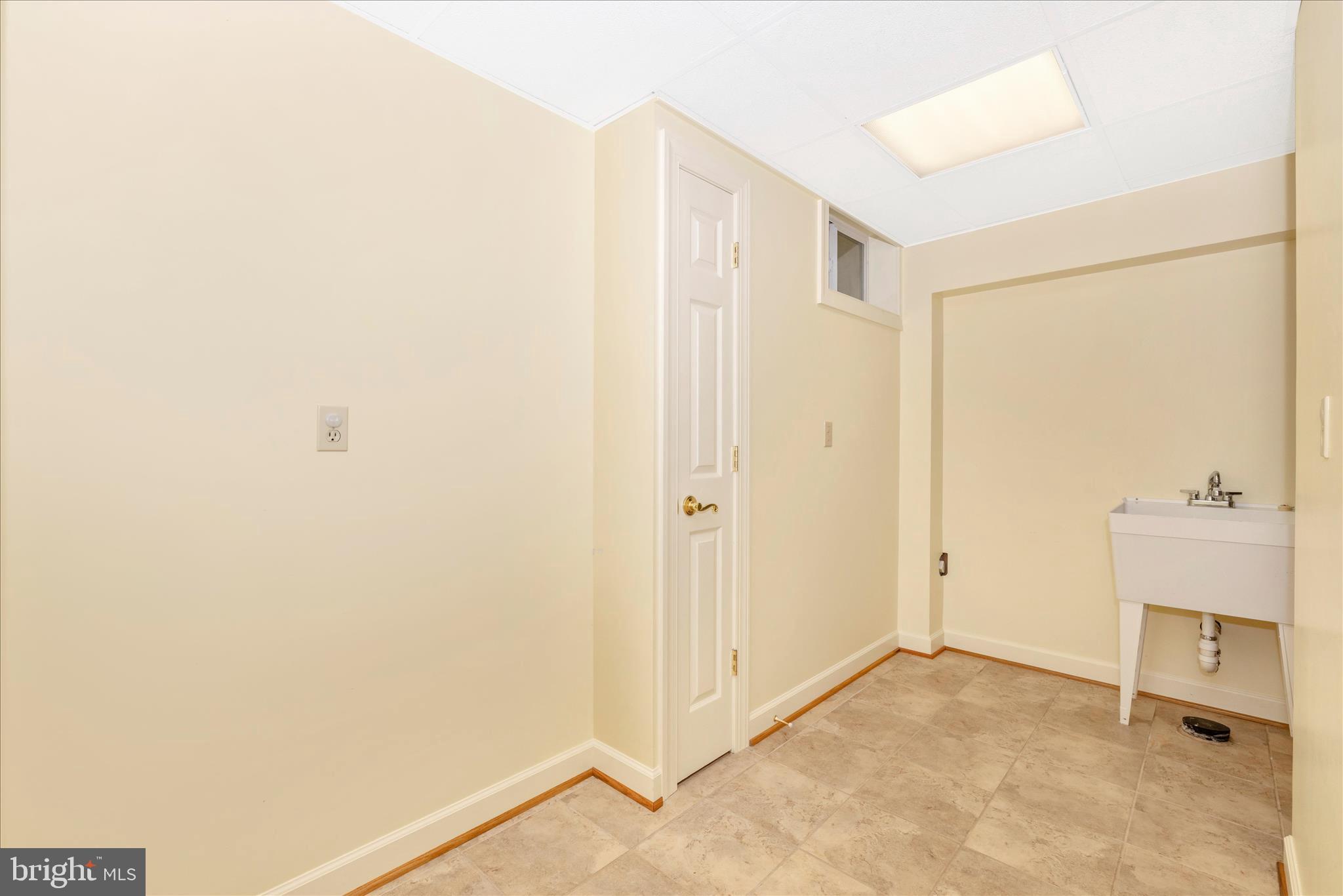 FOXFIELD AT MIDDLETOWN - Residential