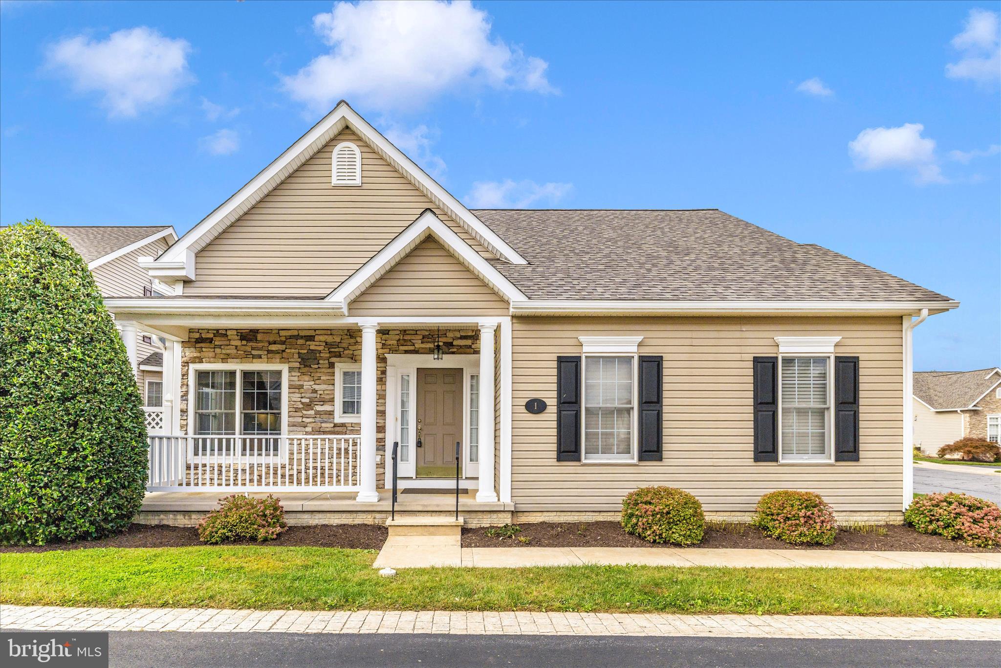 FOXFIELD AT MIDDLETOWN - Residential