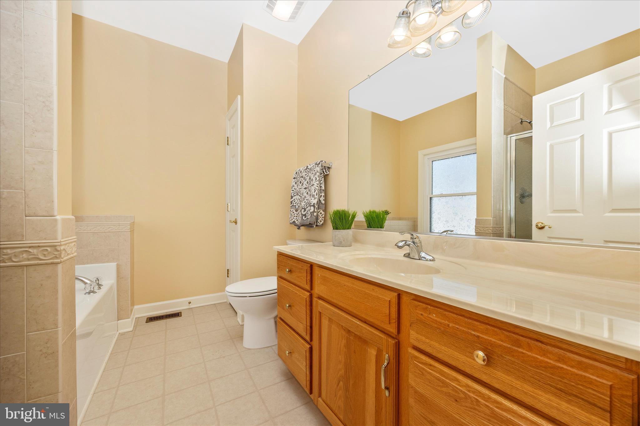 FOXFIELD AT MIDDLETOWN - Residential