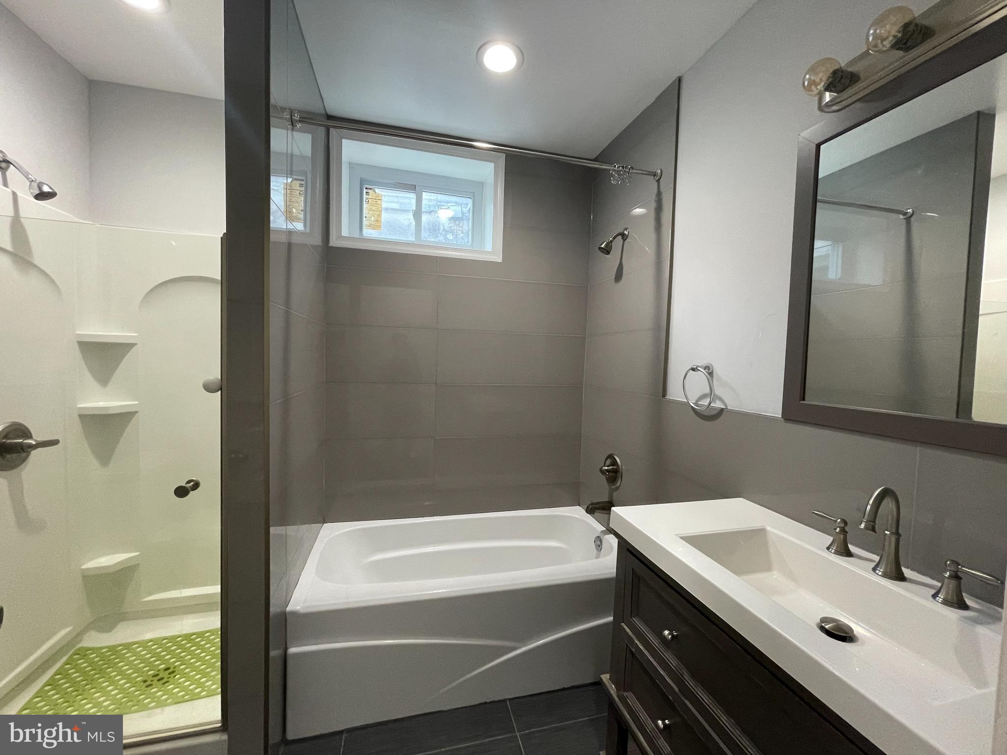 GIRARD ESTATES - Residential Lease